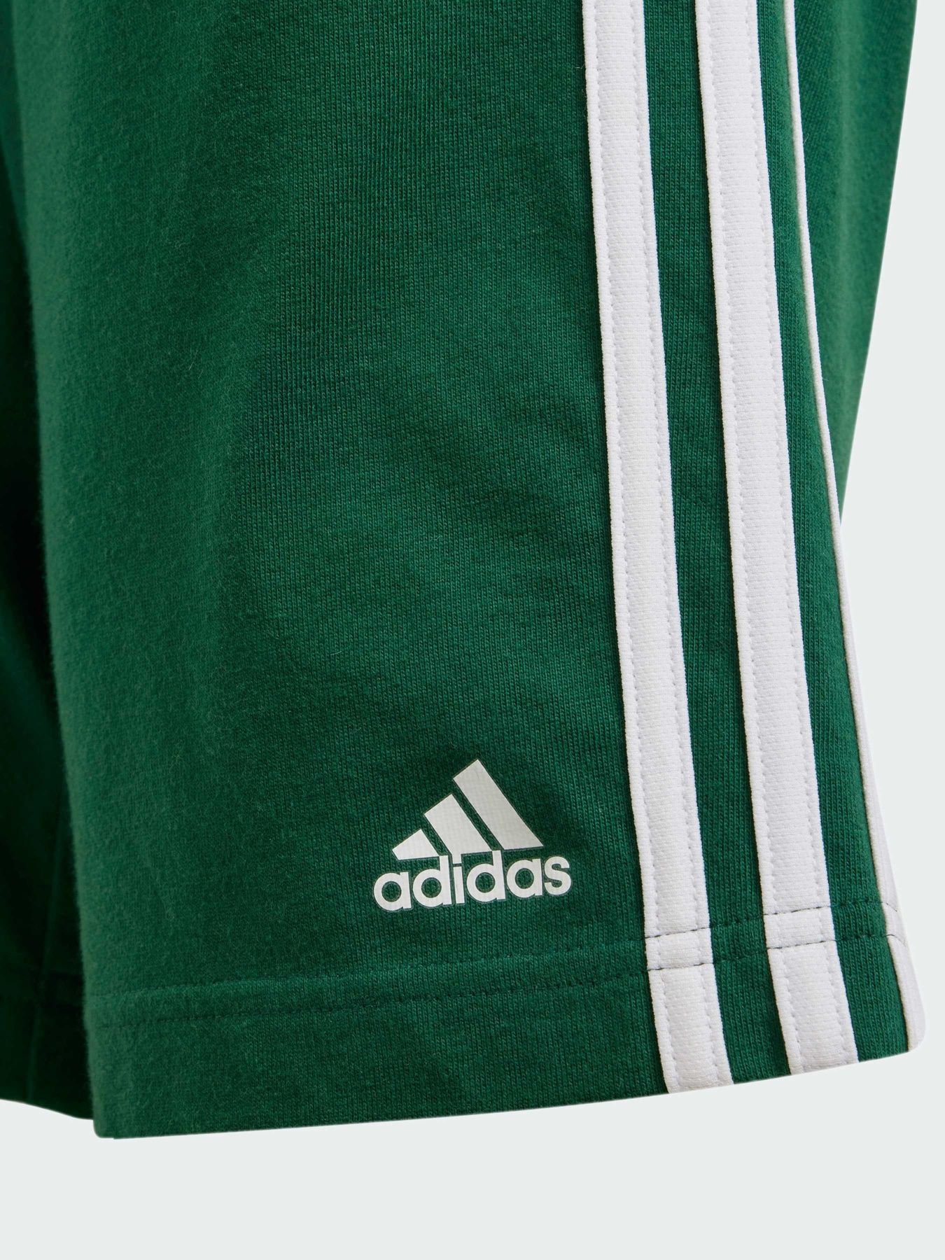 Повседневные шорты Adidas модель IX9558 Повседневные шорты Adidas модель IX9558 Фото