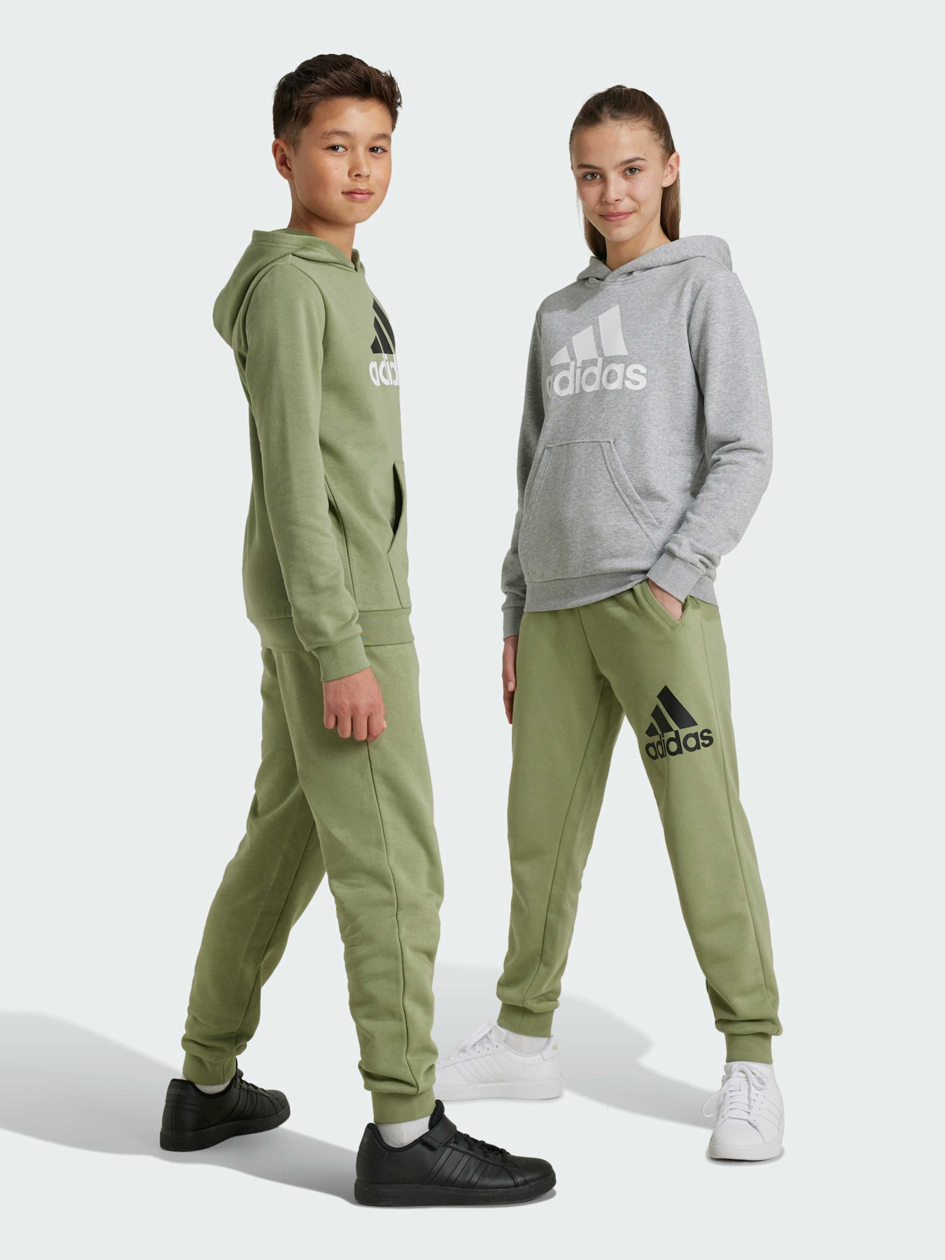 Джоггеры Adidas модель IX9586 Фото