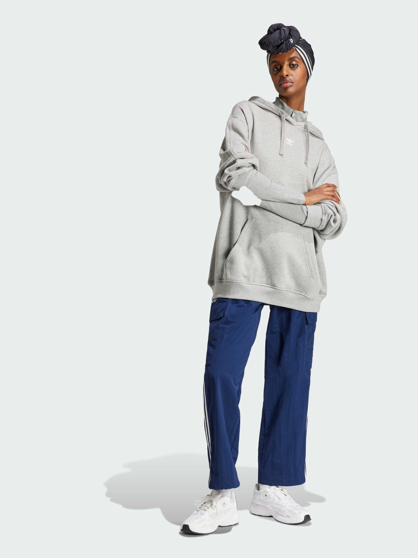 Худи и свитшоты Adidas модель IY9616 Фото