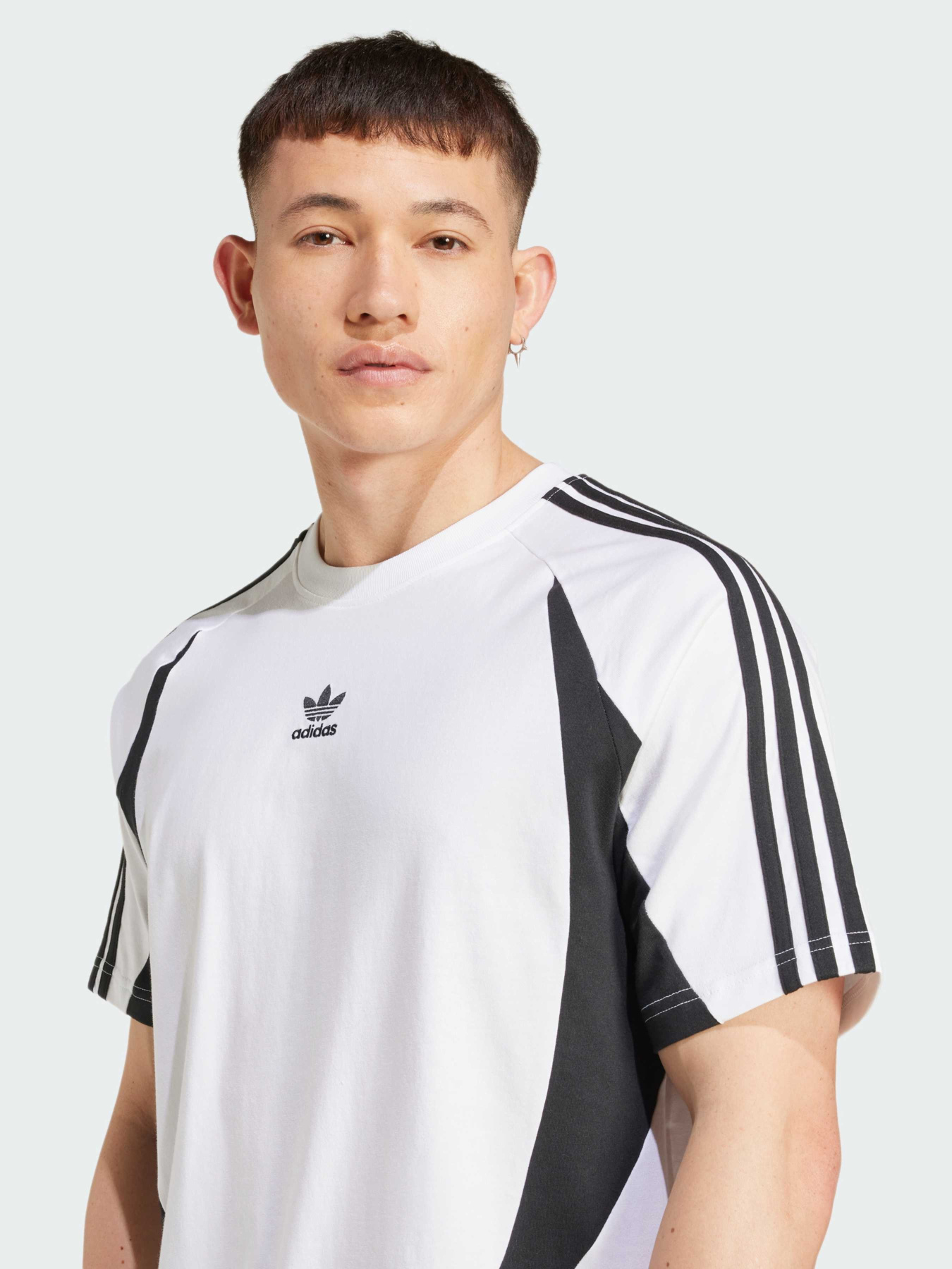 Футболка Adidas модель IZ4827 Футболка Adidas модель IZ4827 Фото