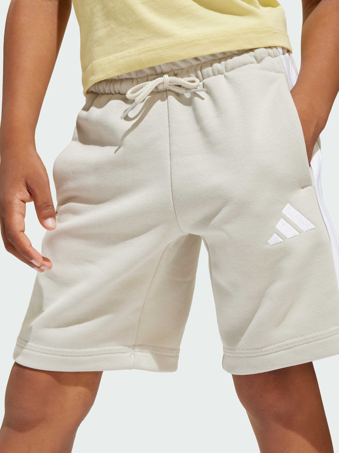 Повседневные шорты Adidas модель JN8000 Фото