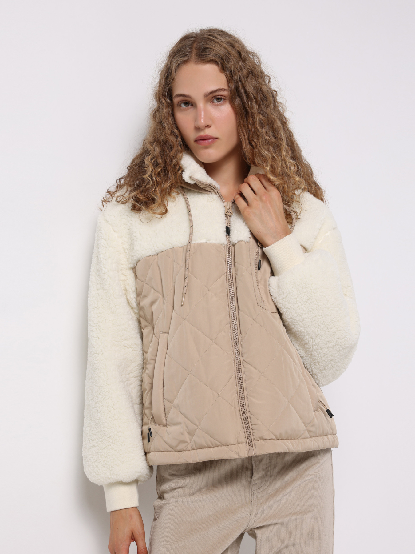 Куртки и дубленки Colin’s модель CL1075684_Q1.V1_BEI Фото