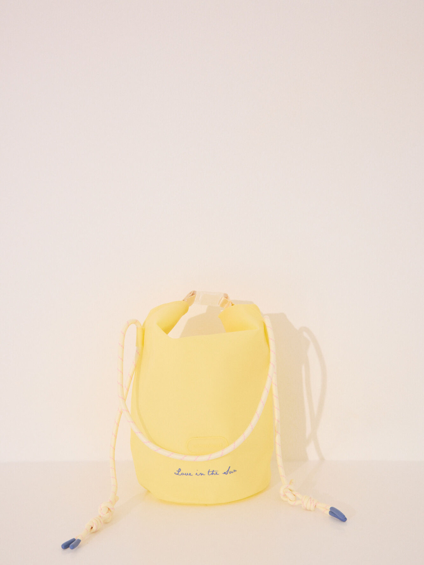 Большая водостойкая косметичка в виде мешочка Women'secret модель 4842947-09 Фото