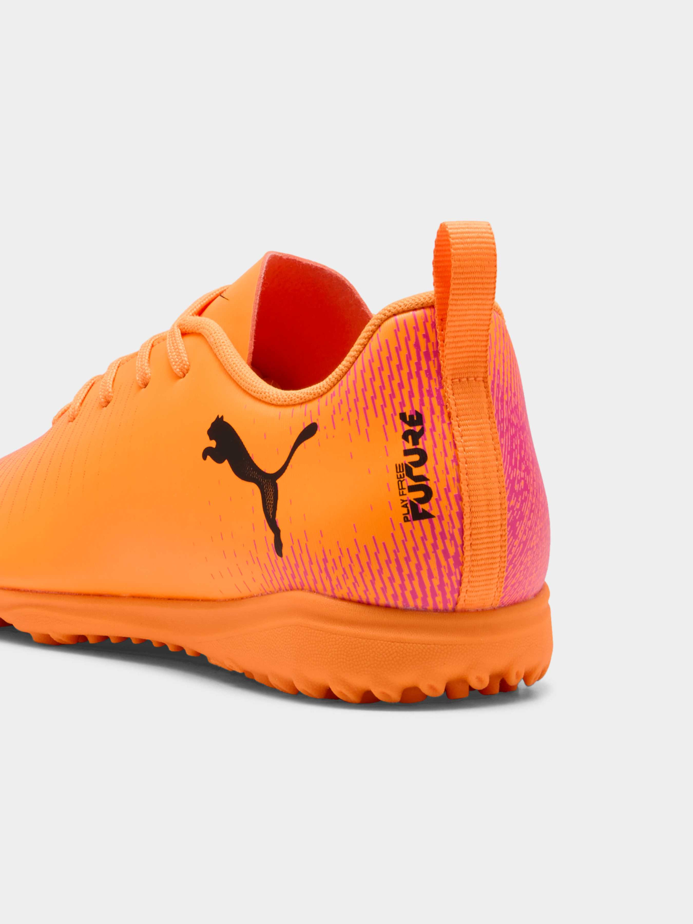 Бутсы PUMA Future 8 Play Tt Jr модель 108626 Фото