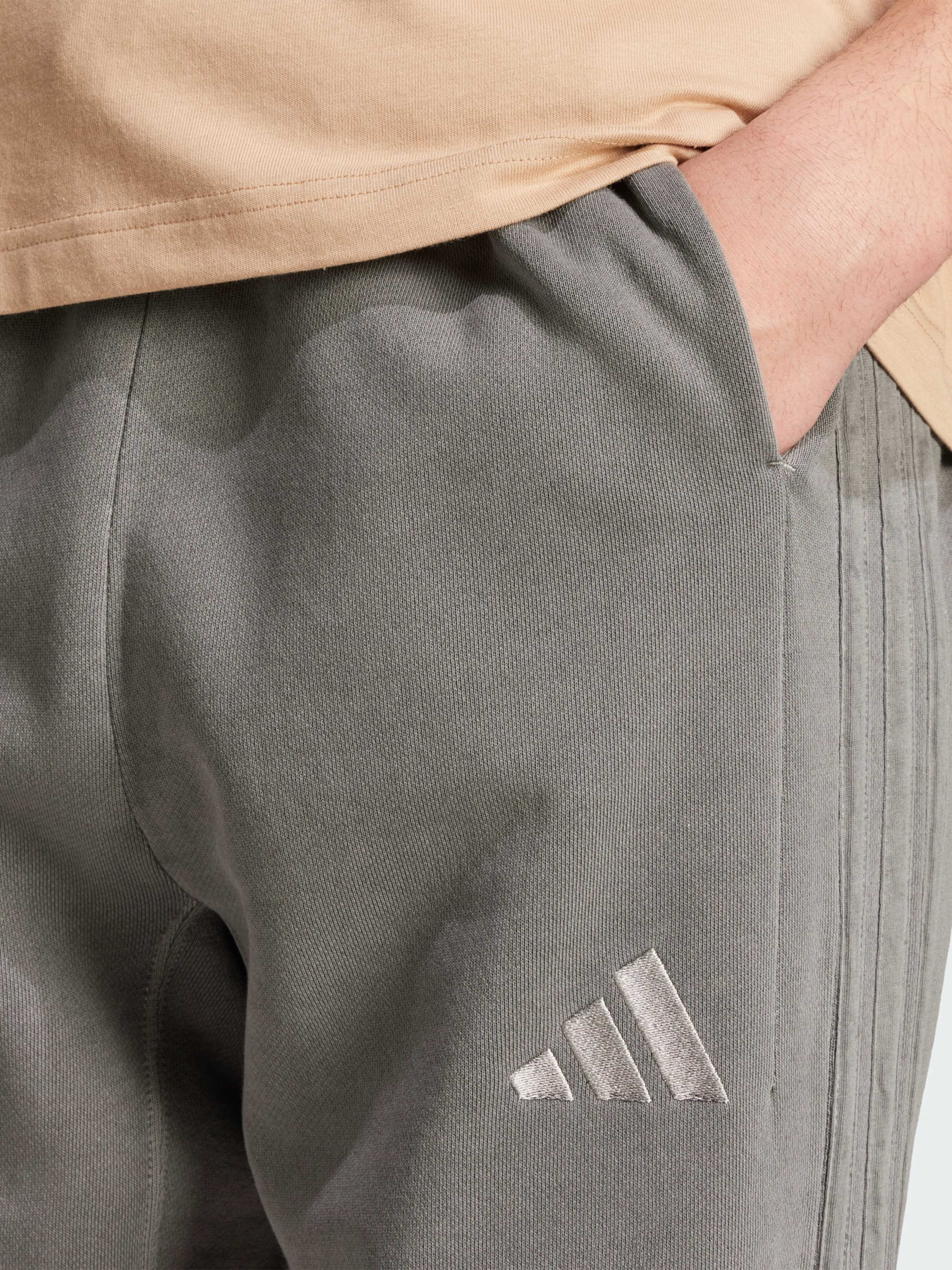 Джоггеры Adidas модель JL6524 Джоггеры Adidas модель JL6524 Фото