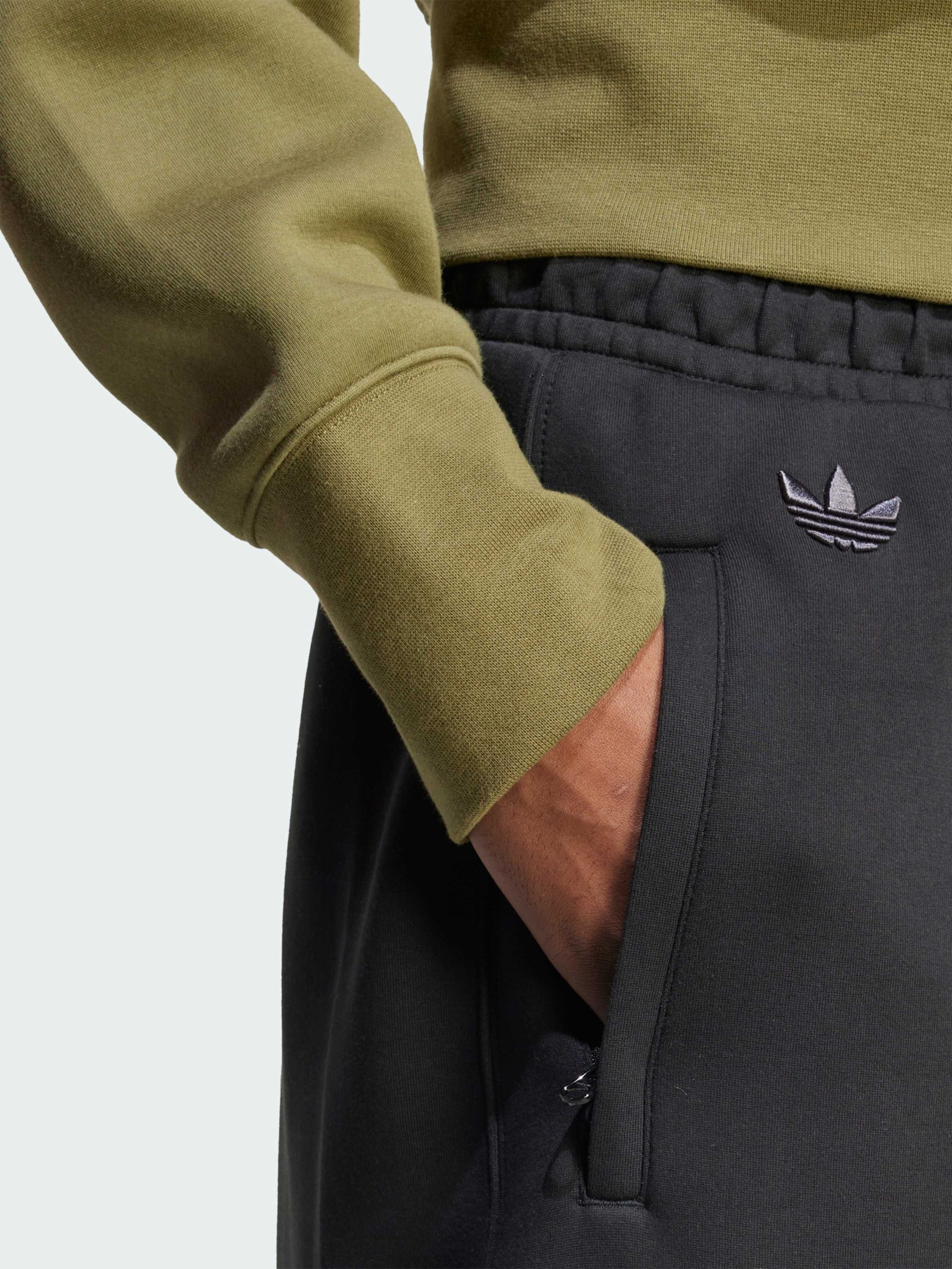 Брюки повседневные Adidas Adicolor модель JW5445 Фото