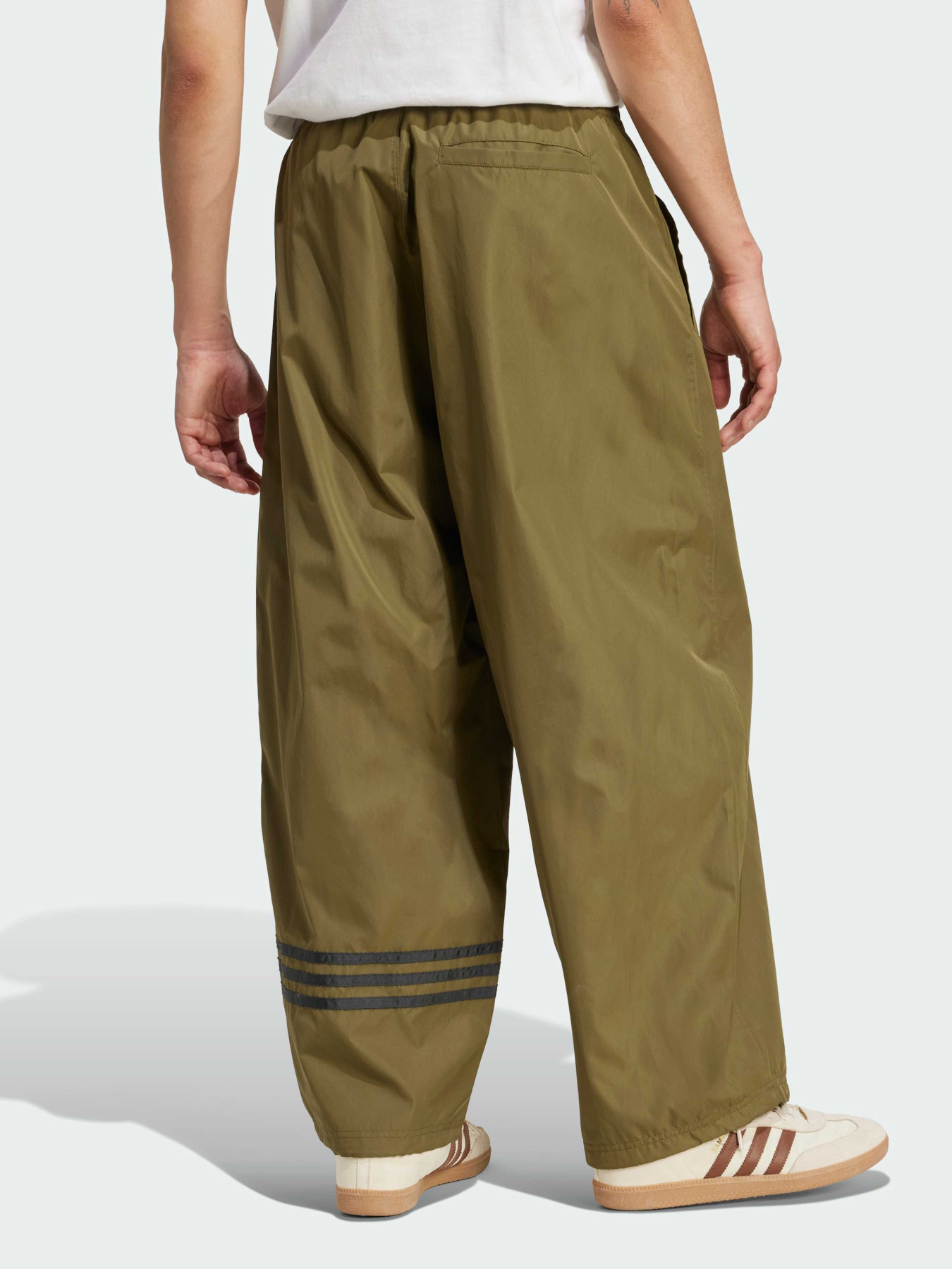 Повсякденні штани Adidas Adicolor модель JW5455 Фото