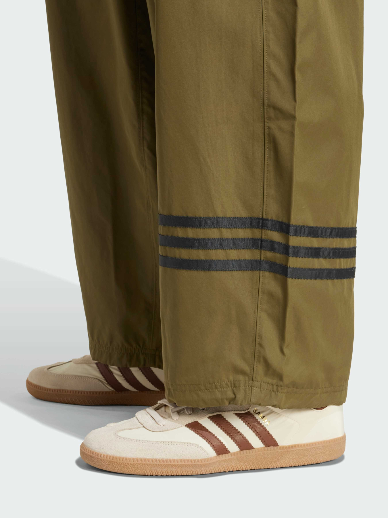 Повсякденні штани Adidas Adicolor модель JW5455 Фото