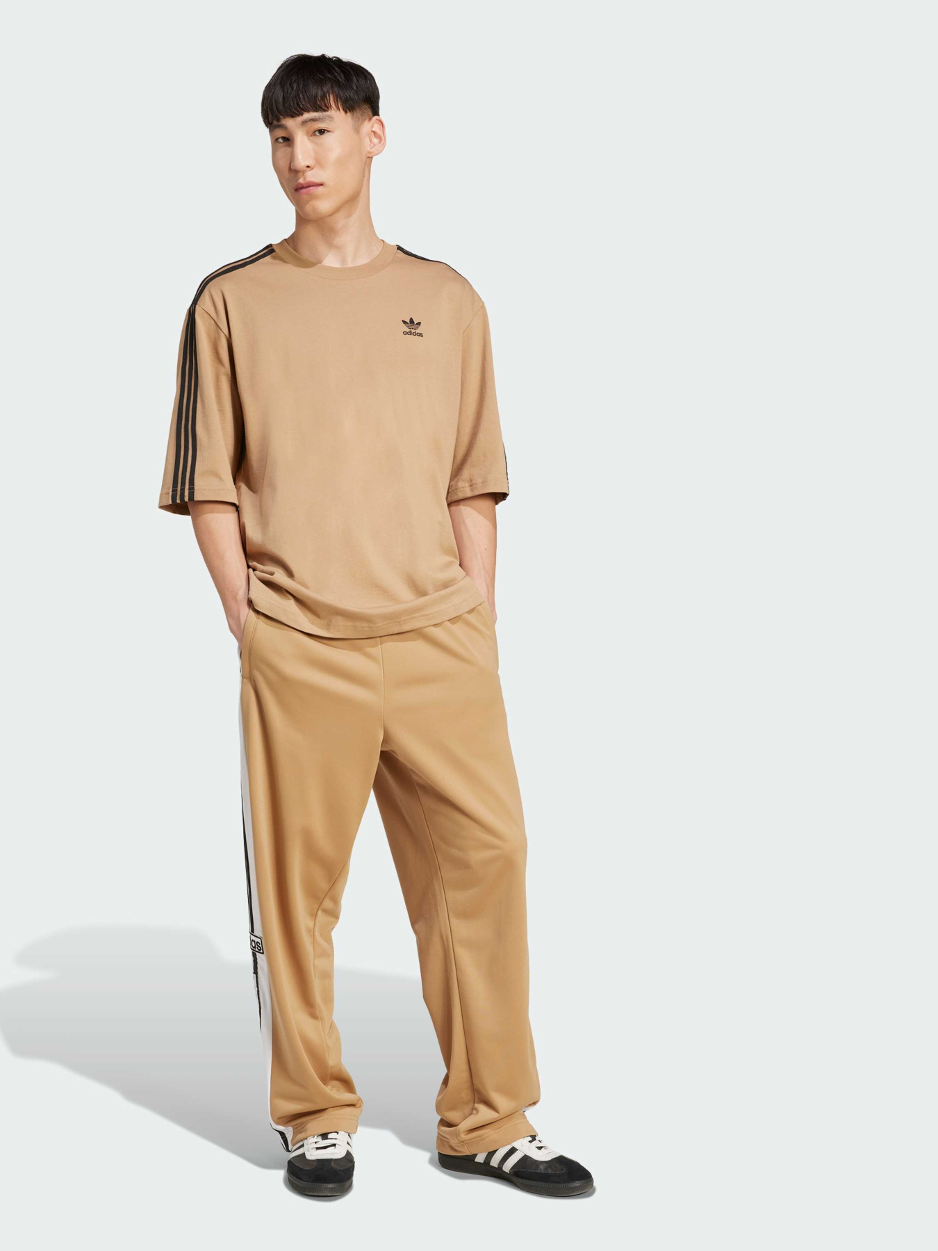 Повсякденні штани Adidas Adicolor модель JY1302 Повсякденні штани Adidas Adicolor модель JY1302 Фото