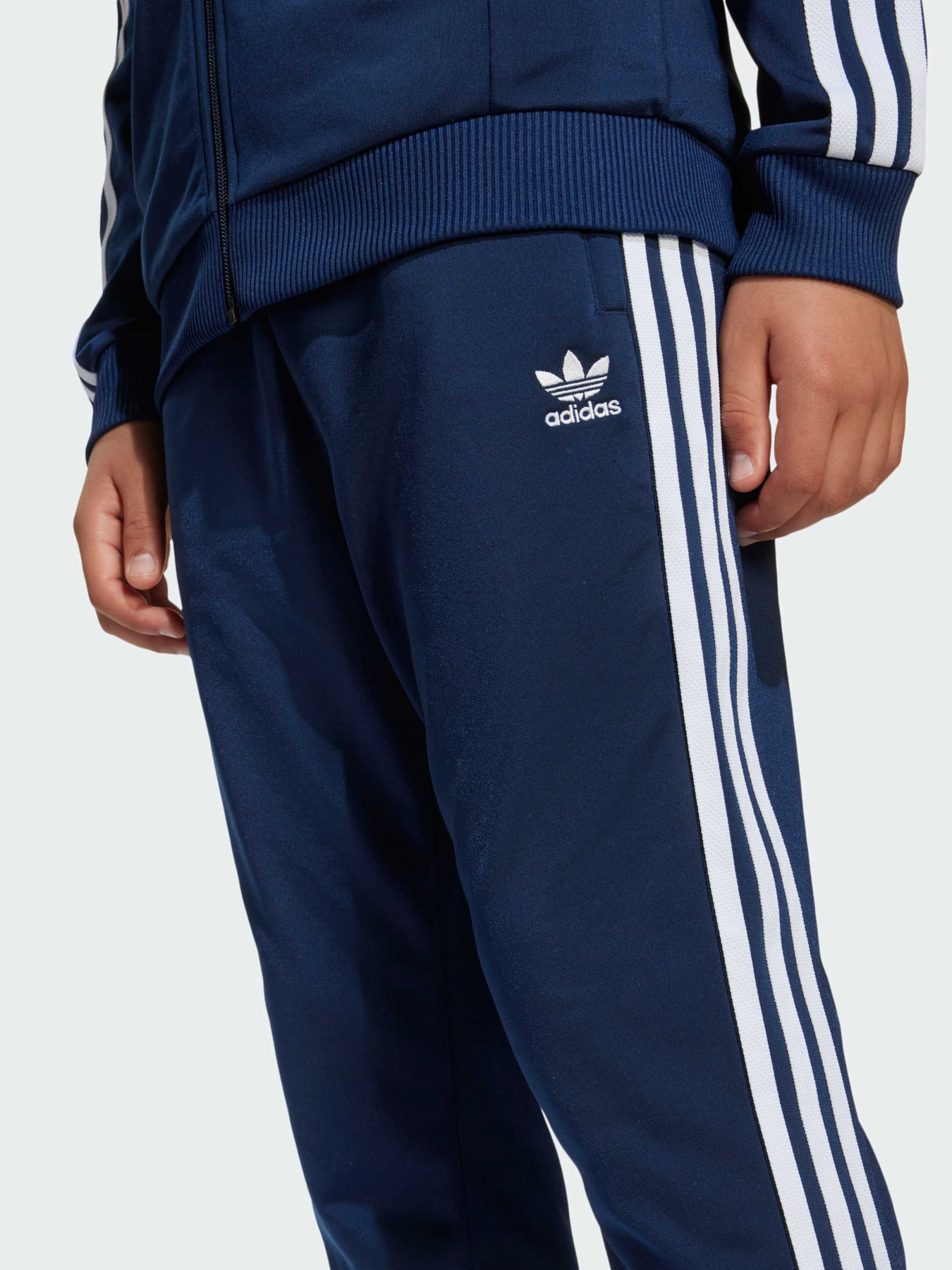 Джоггеры Adidas Adicolor модель JV8567 Фото