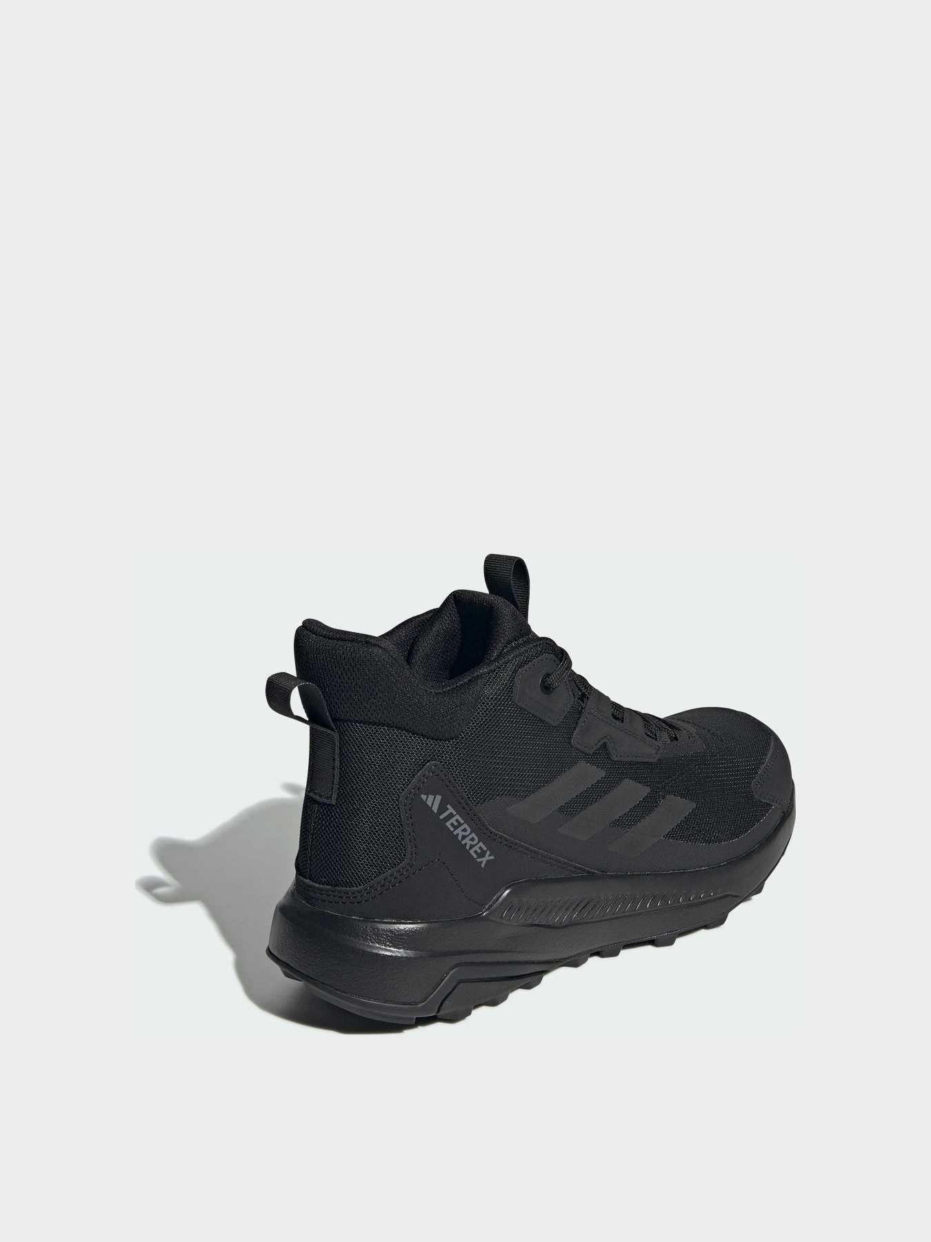 Кросівки аутдор Adidas модель IE1475 Фото