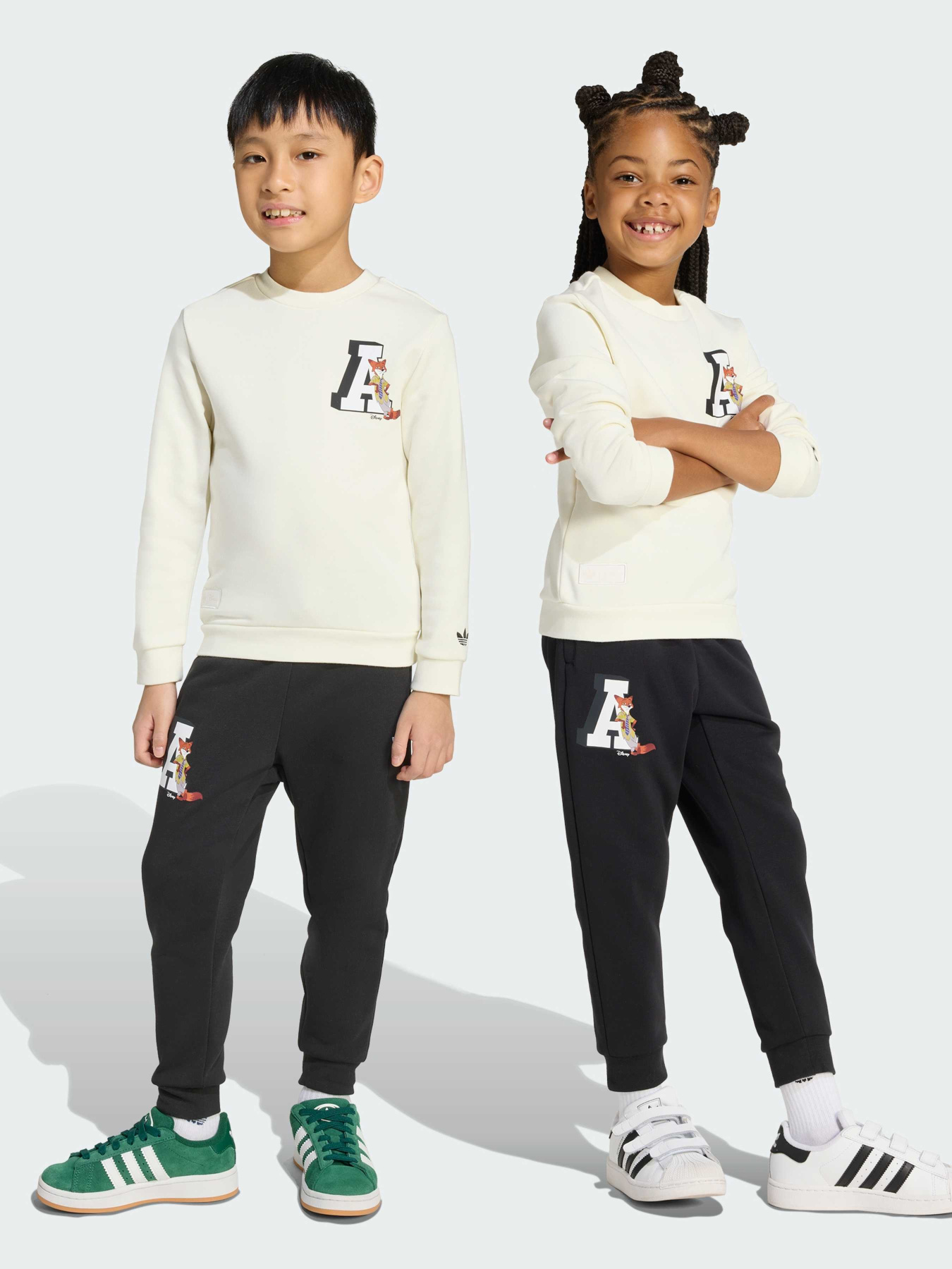 Спортивный костюм Adidas Graphics модель JX3018 Спортивный костюм Adidas Graphics модель JX3018 Фото