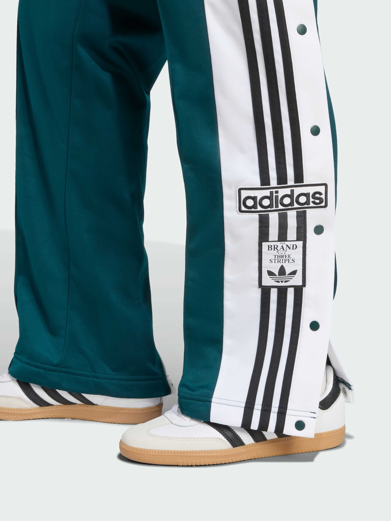 Повседневные штаны Adidas Adicolor модель JV7515 Повседневные штаны Adidas Adicolor модель JV7515 Фото