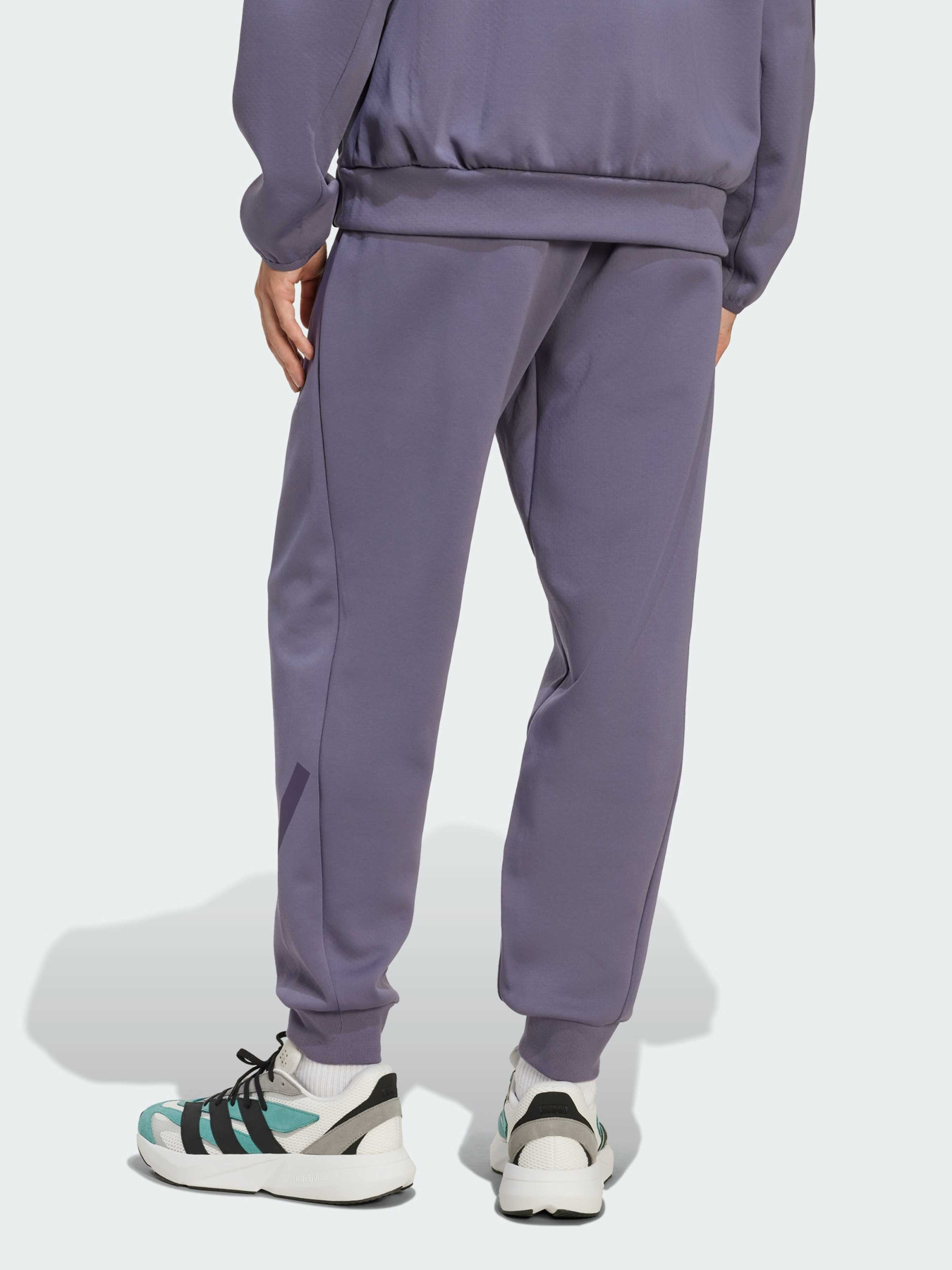 Джоггеры Adidas ZNE модель JW4727 Джоггеры Adidas ZNE модель JW4727 Фото