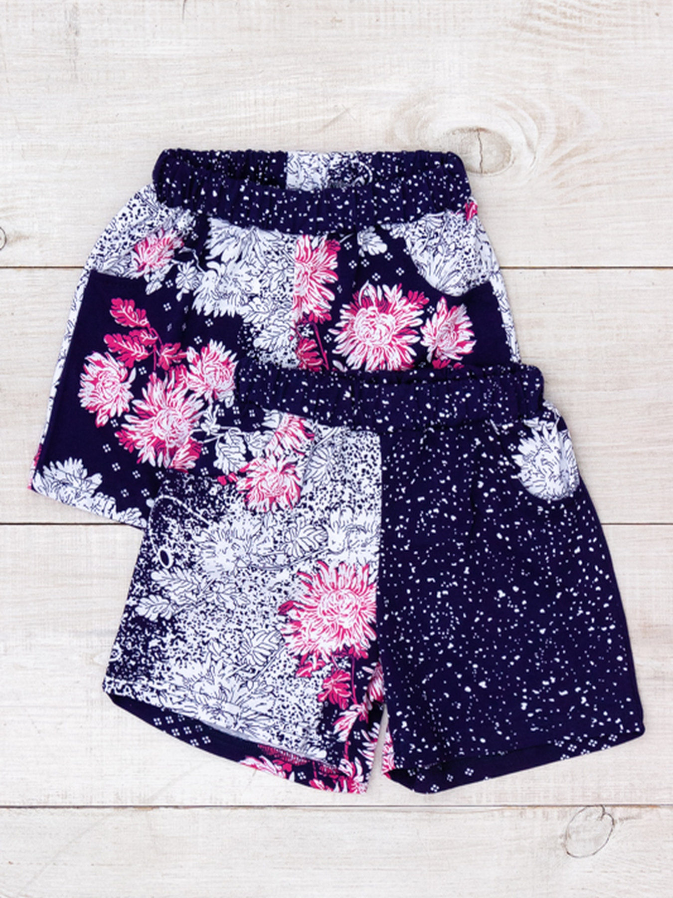 Повсякденні шорти Носи своє модель 6262-002-hrizantema-chornilxno-sinj Фото