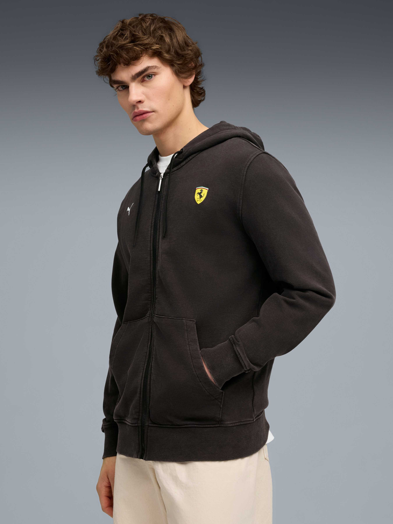 Спортивна кофта PUMA Ferrari Sportswear Sweat Jkt модель 632776 Фото