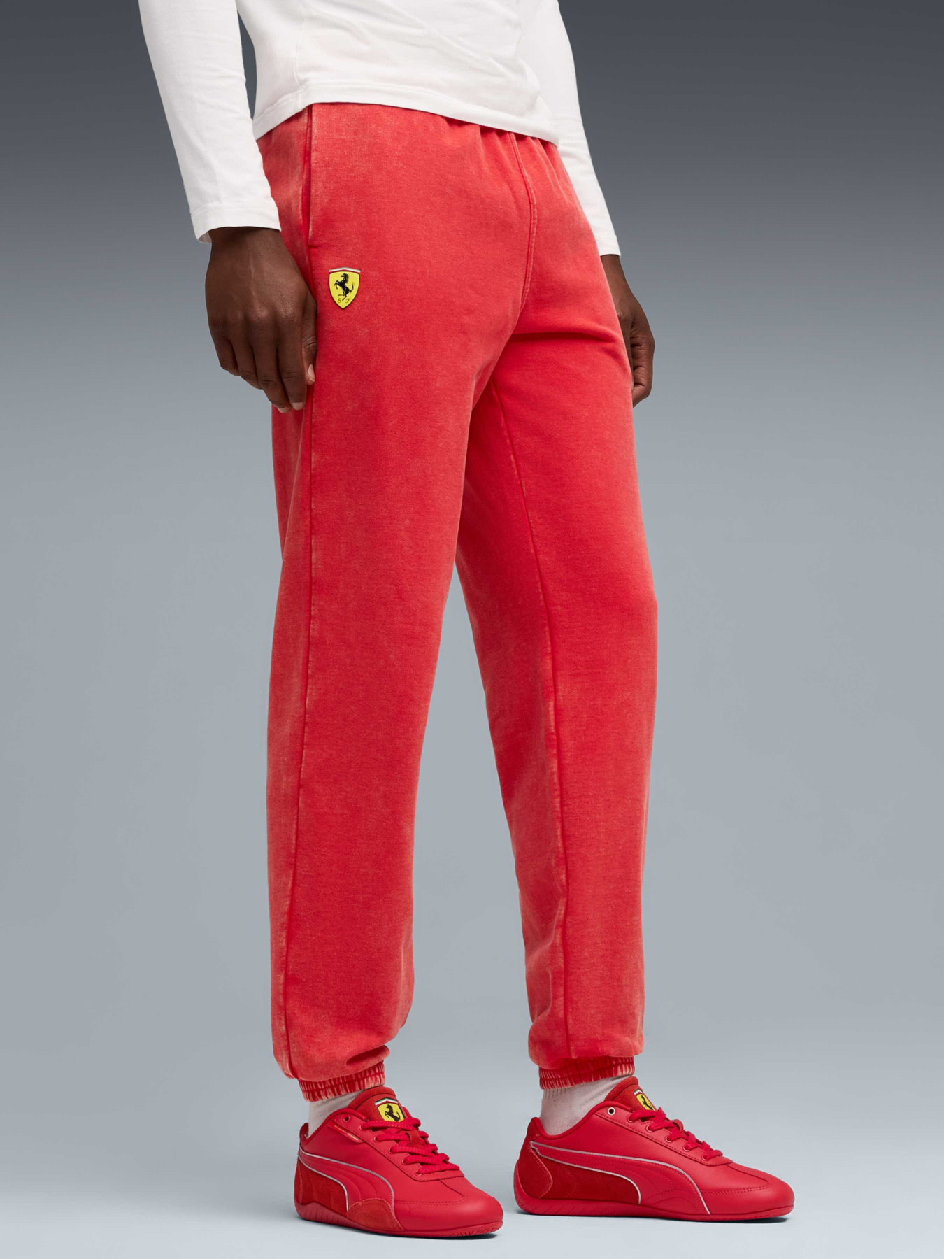 Штаны спортивные PUMA Ferrari Sportswear Sweatpant модель 632777 Фото