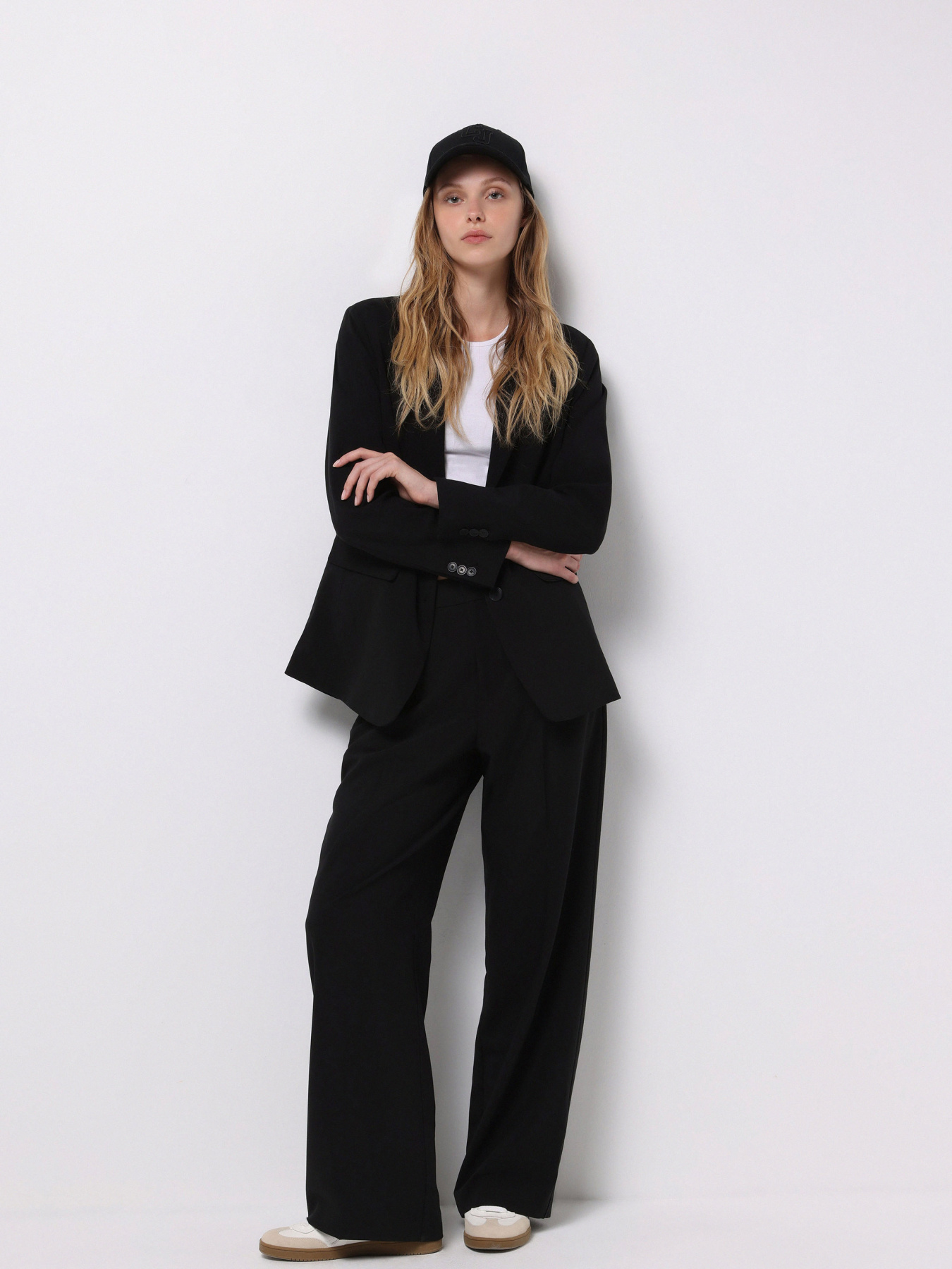 Куртки и дубленки Colin’s модель CL1075565_Q1.V1_BLK Фото