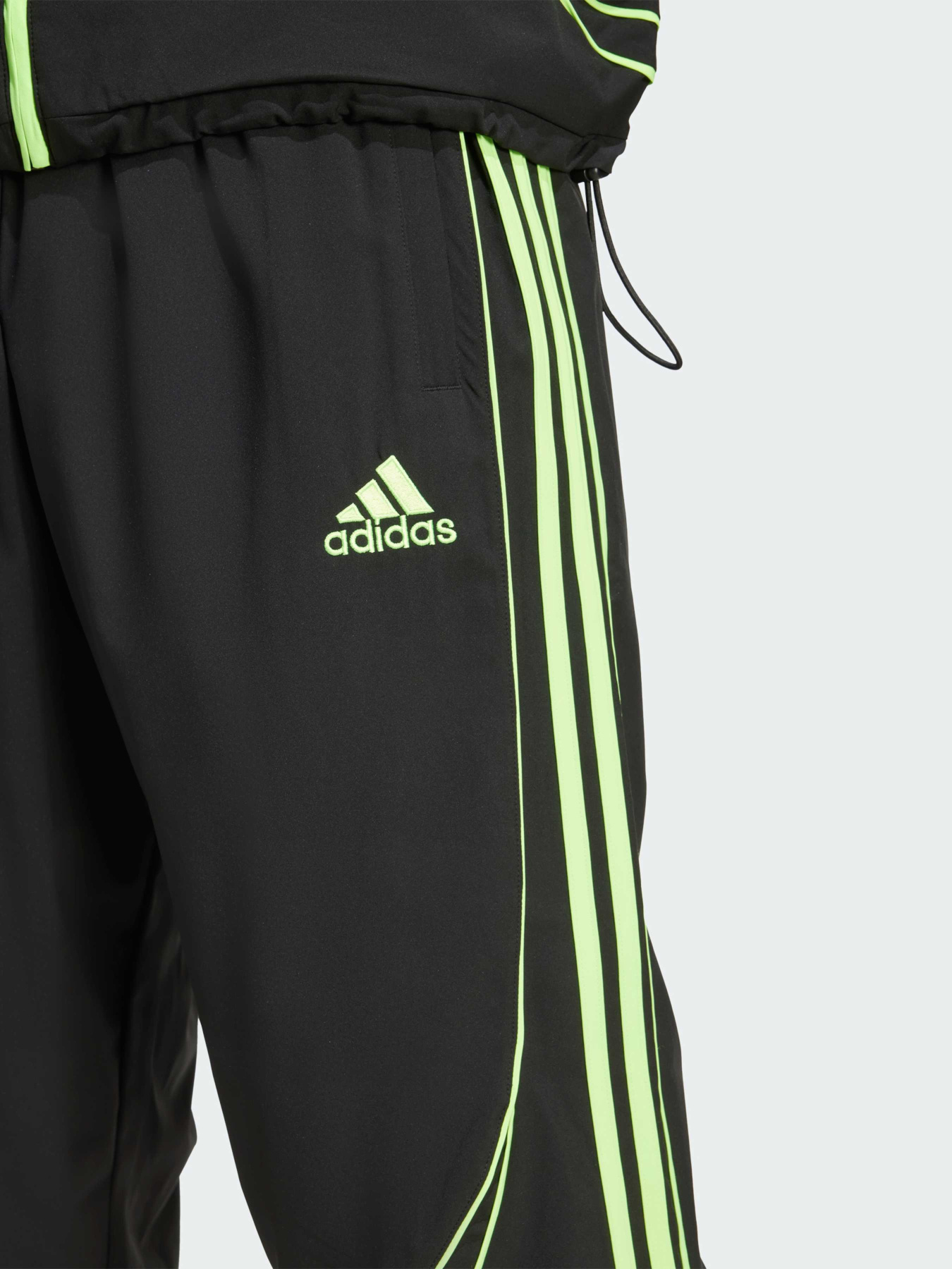 Повседневные штаны Adidas Adicolor модель JW5869 Фото