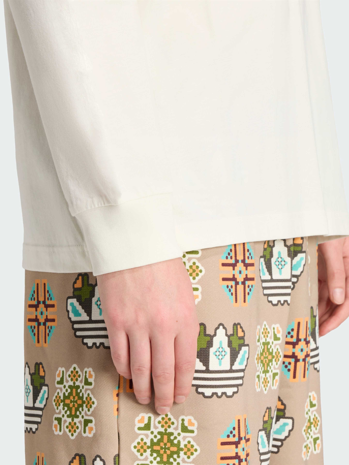 Лонгслив Adidas Graphics модель JY2999 Фото