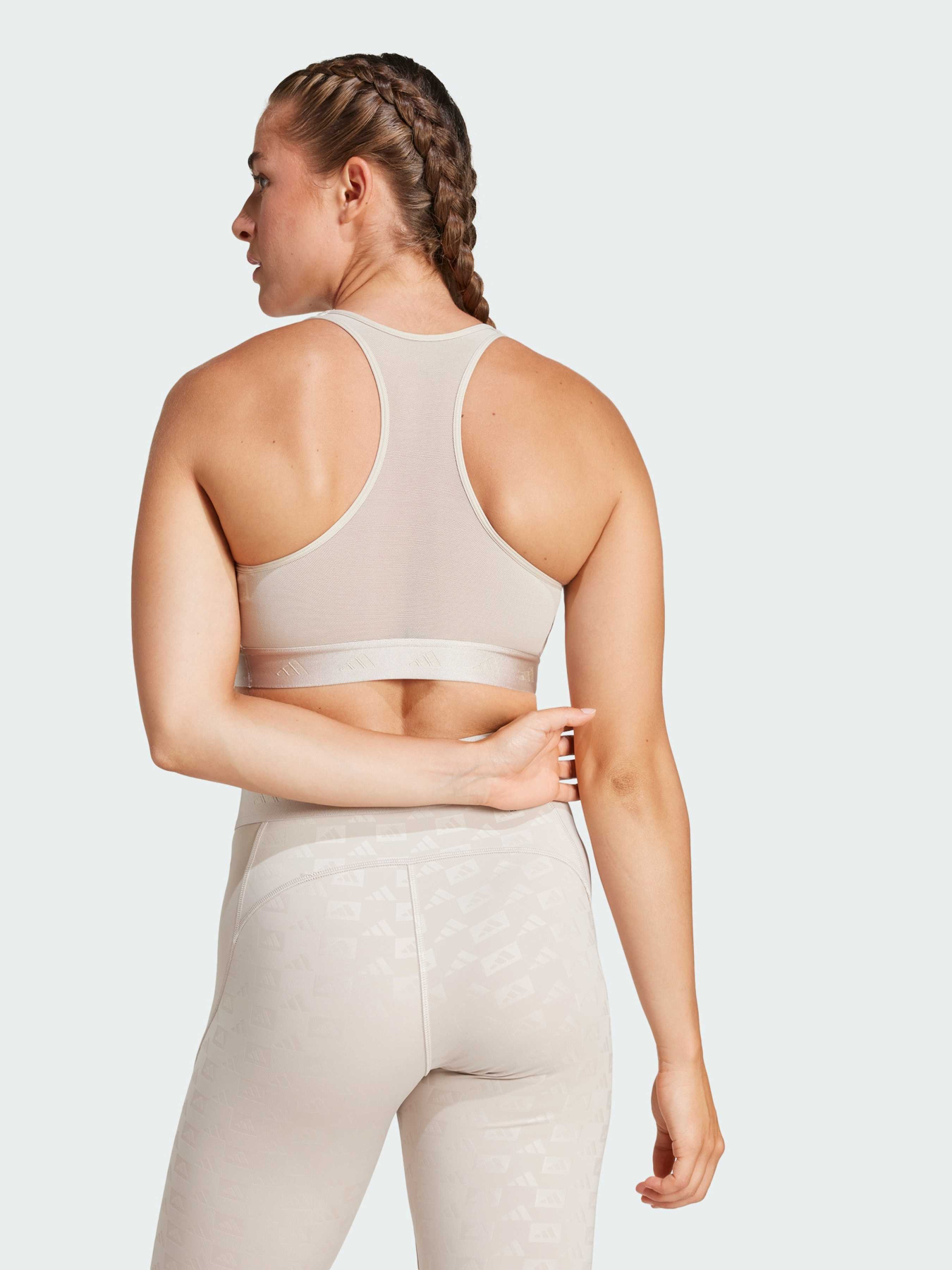 Топ спортивный Adidas модель IX3195 Топ спортивный Adidas модель IX3195 Фото