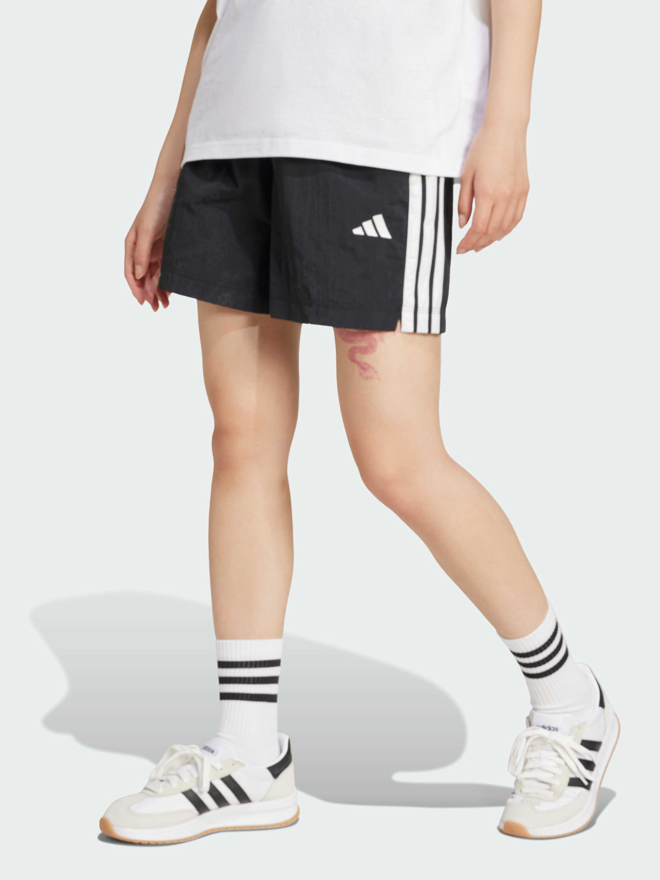 Повсякденні шорти Adidas модель JE1309 Повсякденні шорти Adidas модель JE1309 Фото