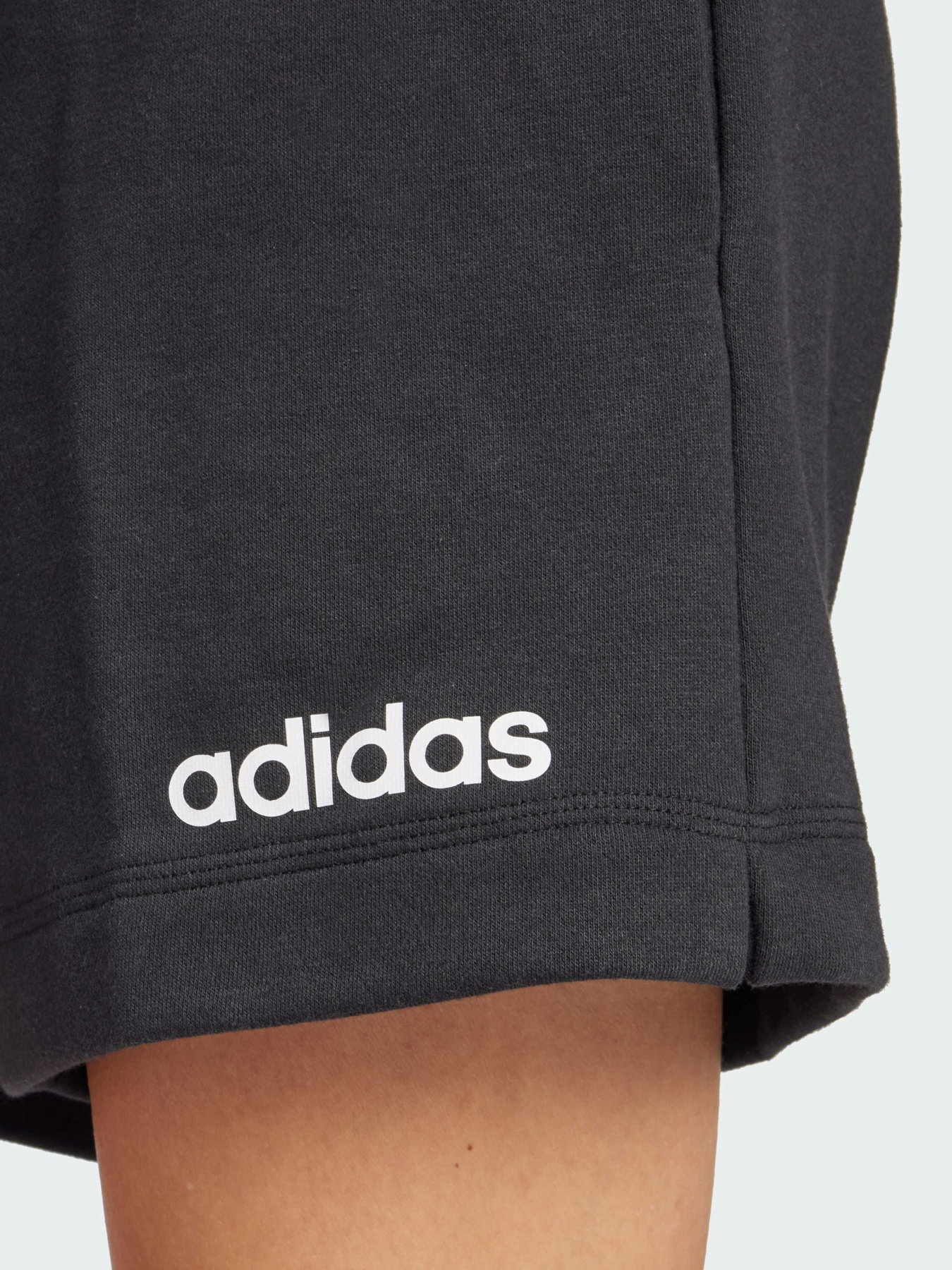 Повседневные шорты Adidas модель JG8639 Фото