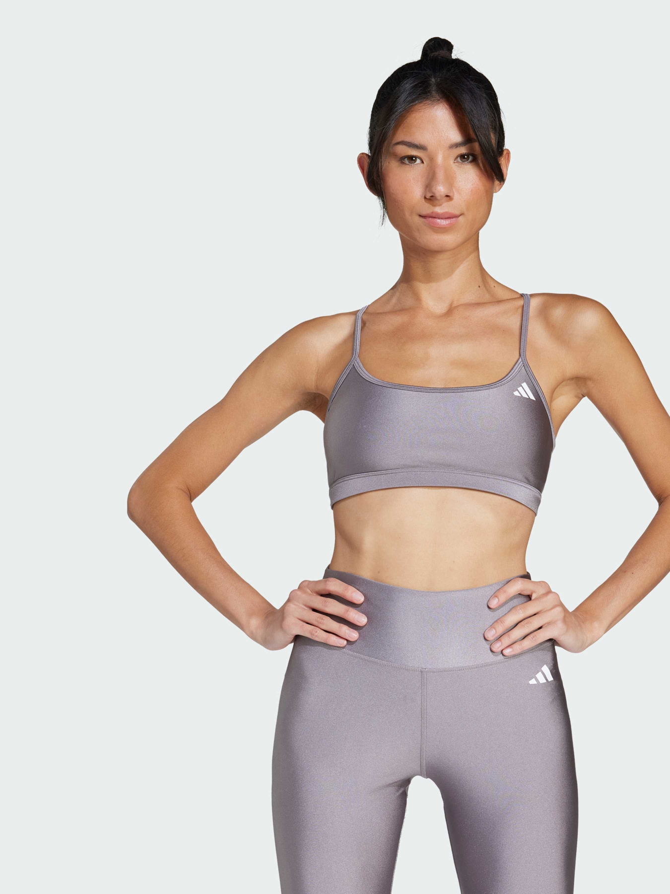 Спортивный топ Adidas модель JJ2605 Фото