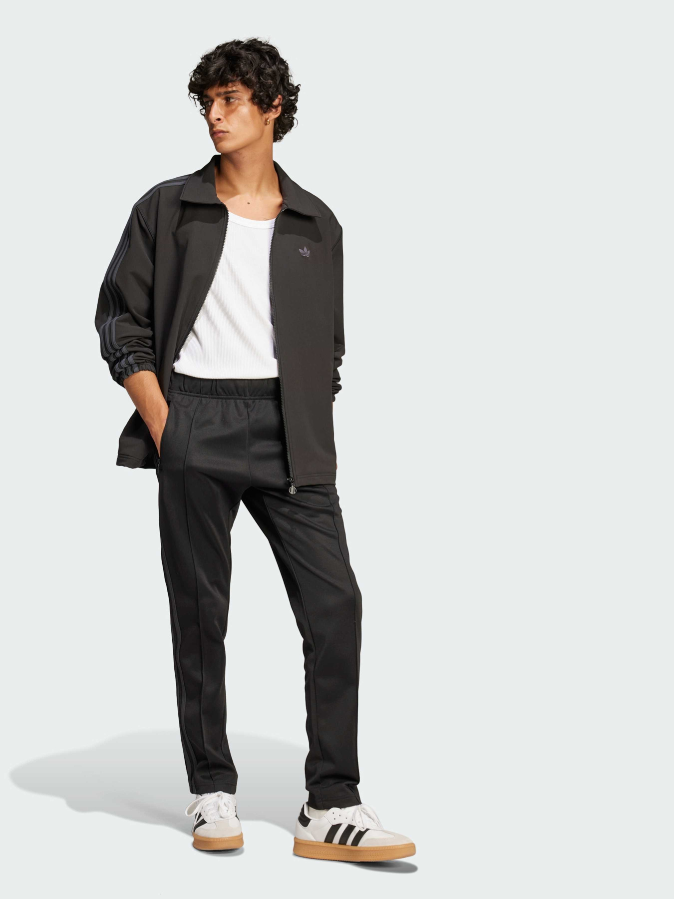 Ветровка Adidas модель JC7559 Ветровка Adidas модель JC7559 Фото