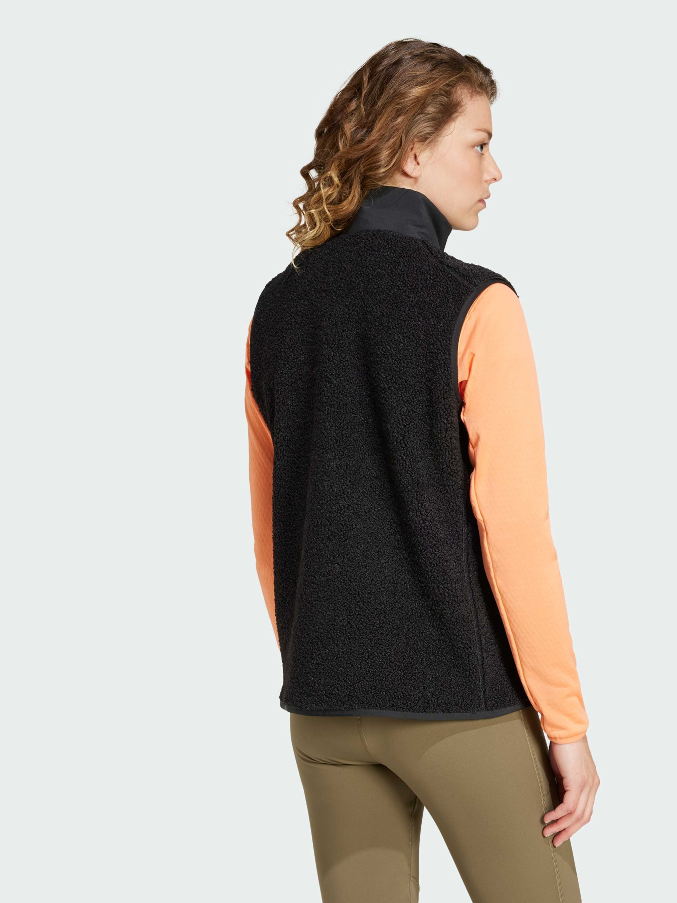 Жилет с утеплителем Adidas модель IW0237 Фото