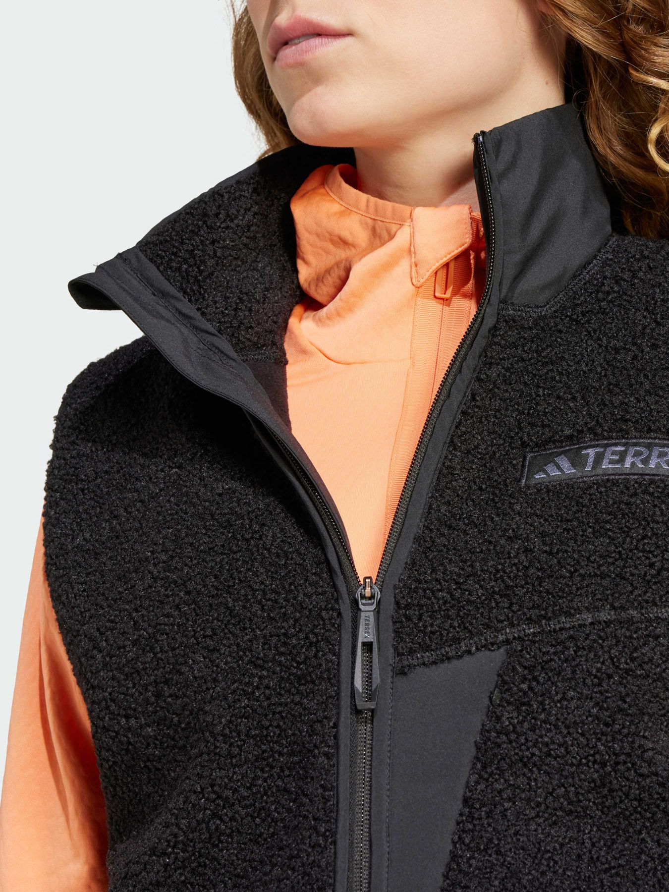 Жилет с утеплителем Adidas модель IW0237 Фото