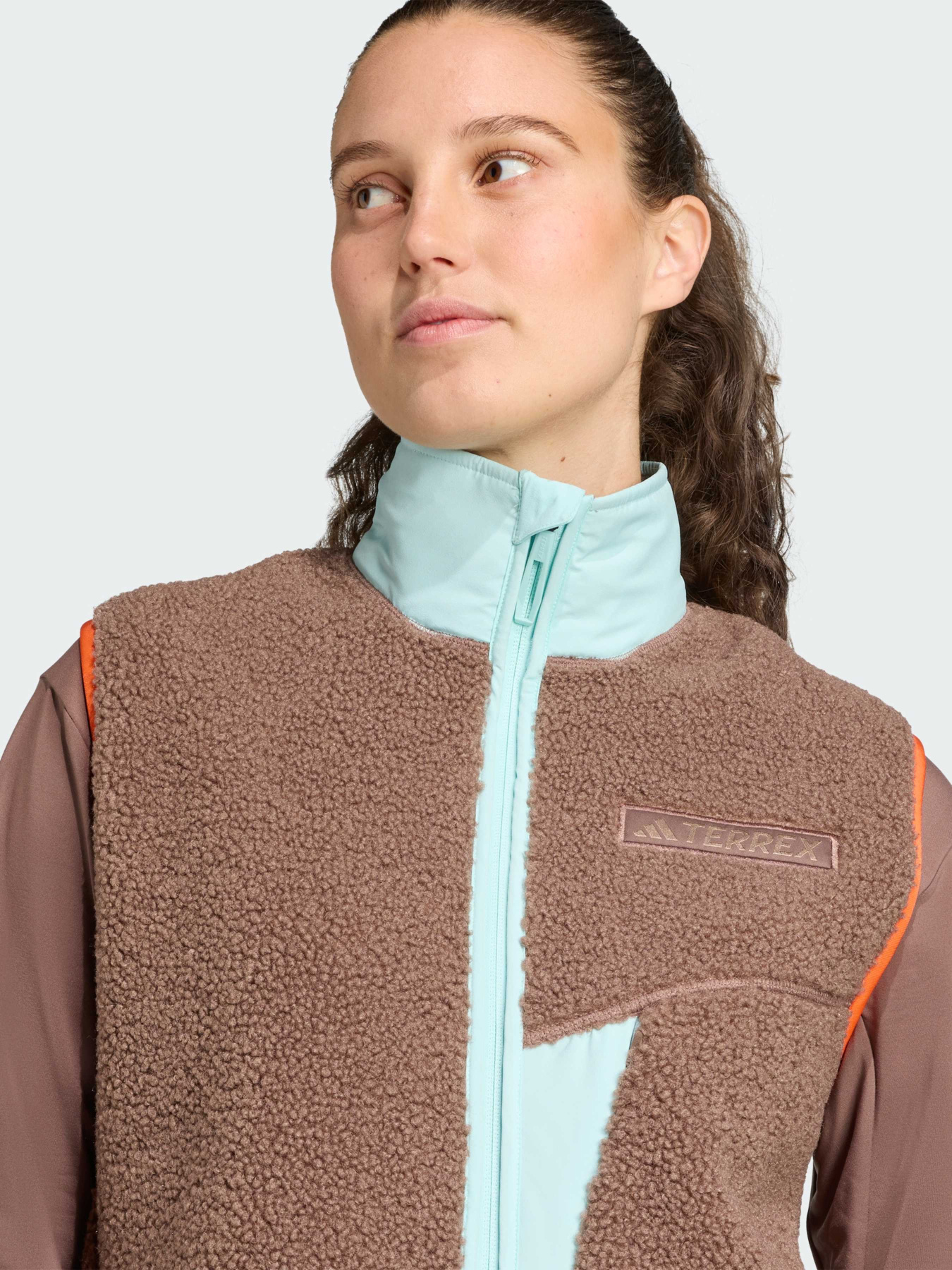 Утепленный жилет Adidas модель JN0927 Фото