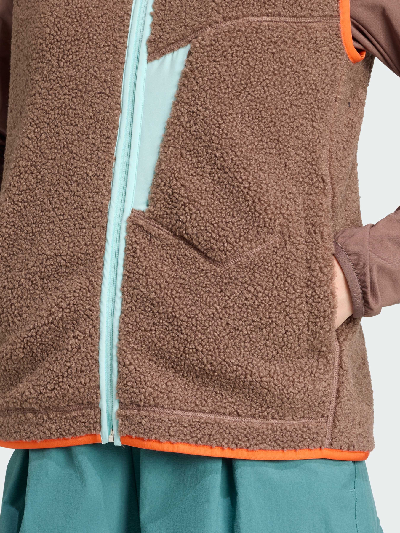 Утепленный жилет Adidas модель JN0927 Фото