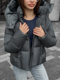 Пуховик UVENTUM модель DV-009-GRN Фото