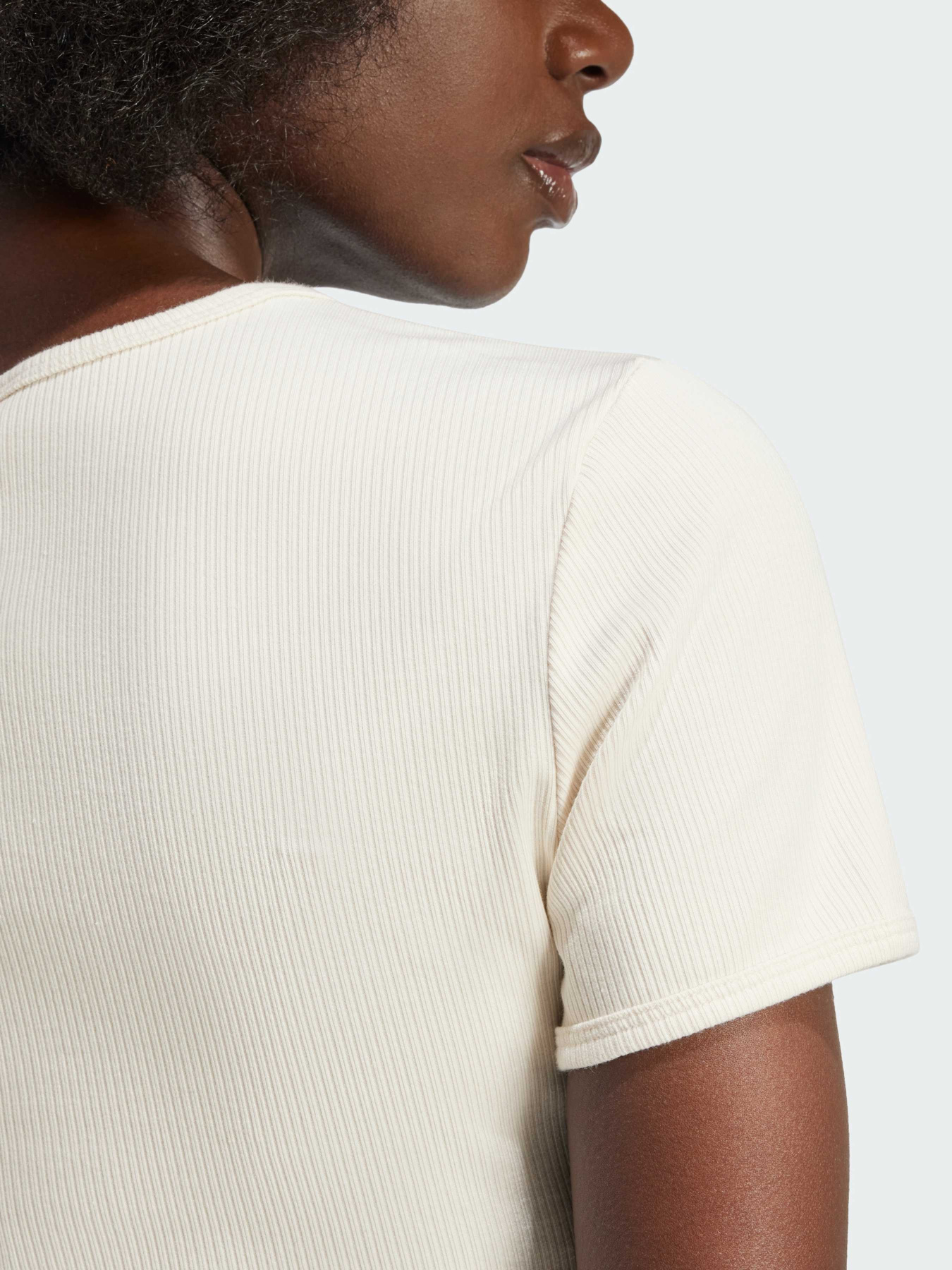 Топ Adidas модель IY9667 Фото