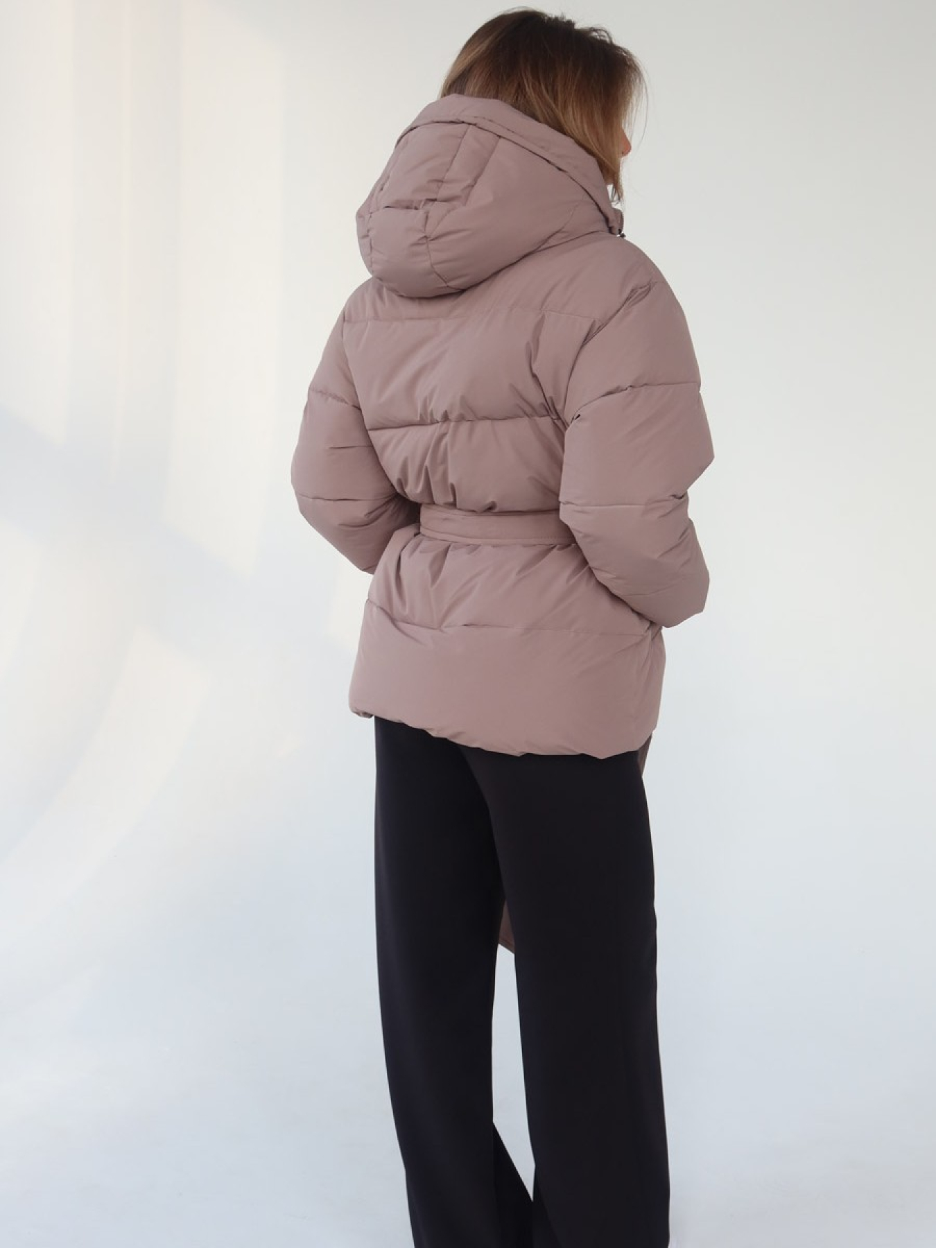 Пуховик UVENTUM модель Jackie-mocha Фото