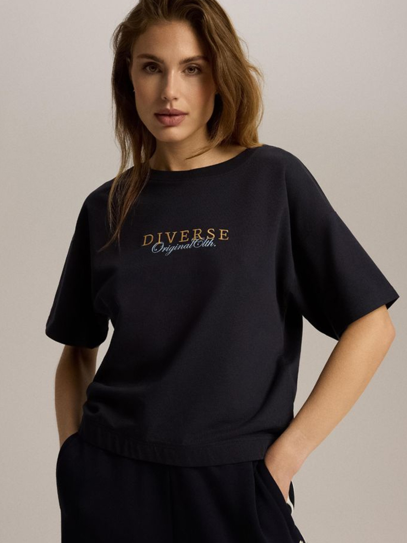 Футболка DIVERSE модель 10047490 Фото