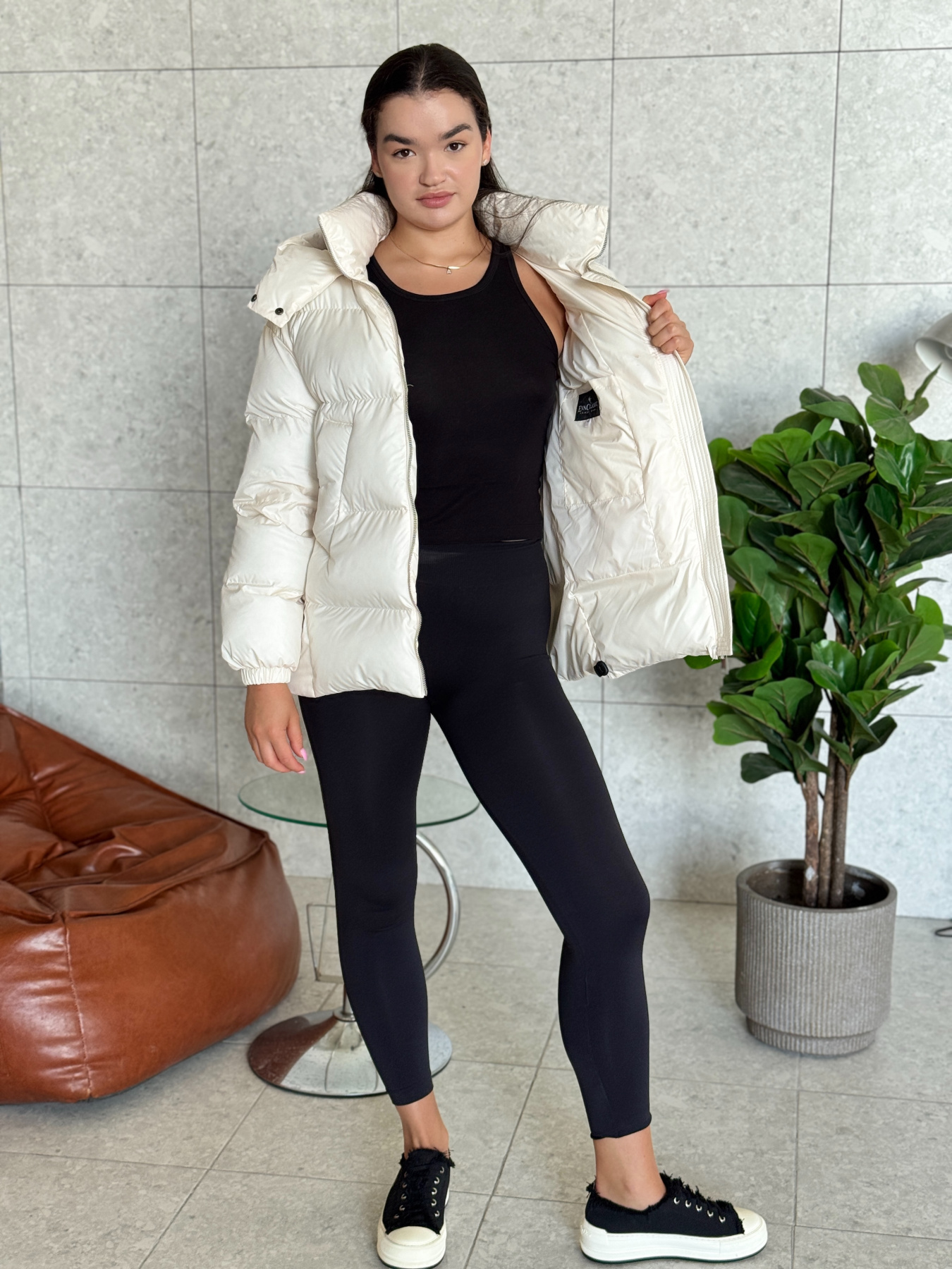 Пуховик UVENTUM модель Tecca-ek-milk Фото