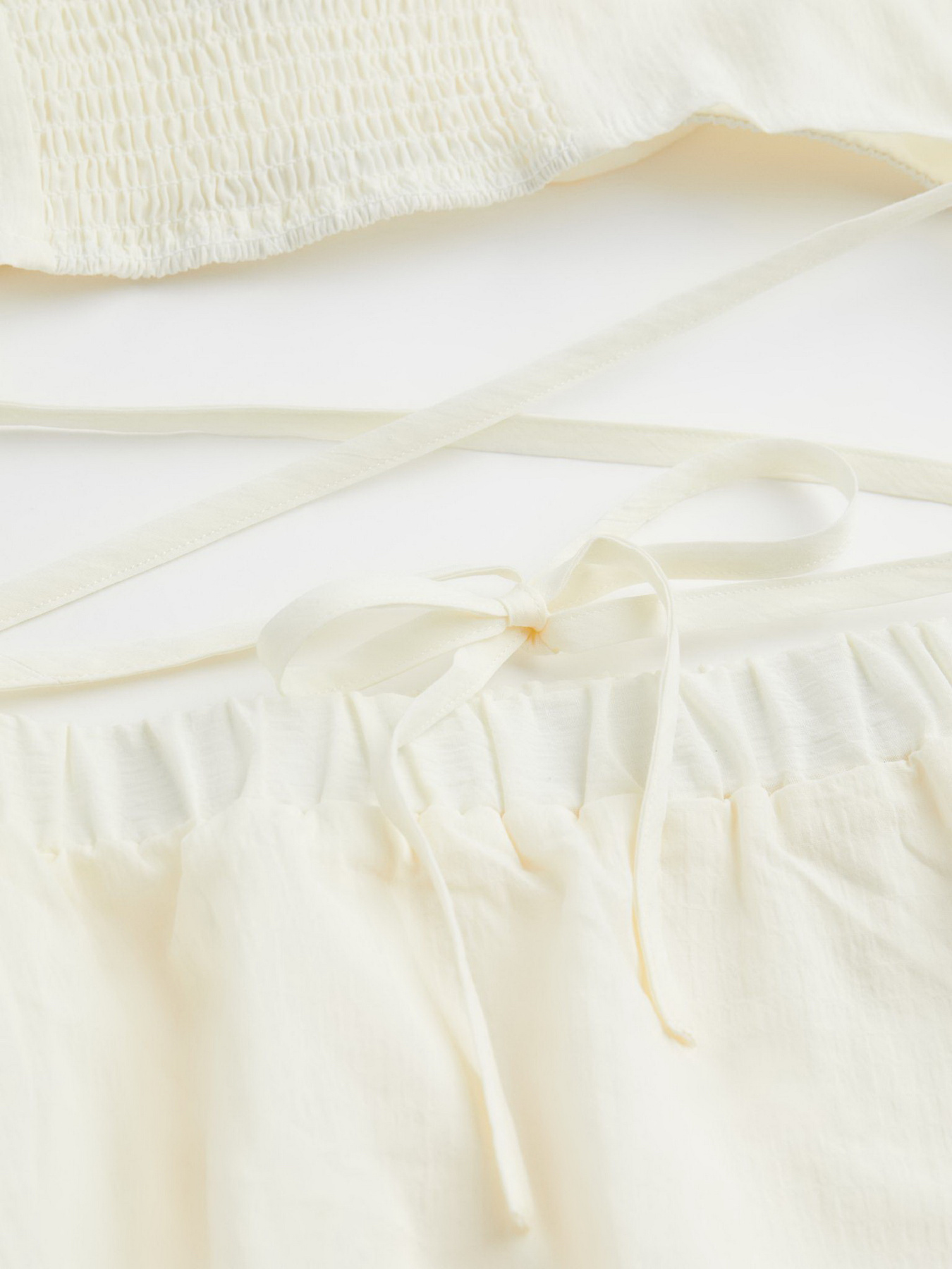 Платье мини H&M модель 10652795wer_Молочный Фото