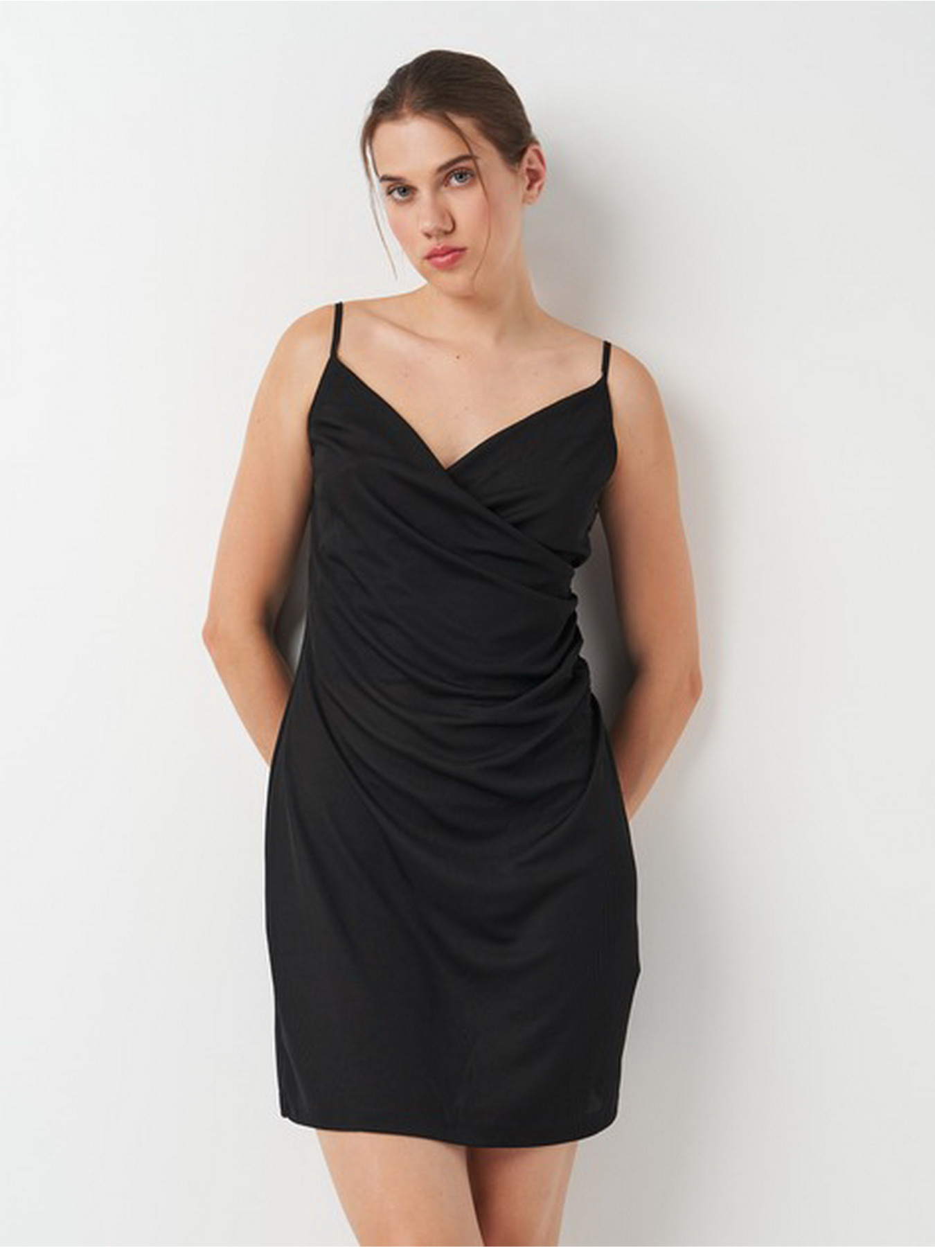 Платье мини H&M модель 11548647wer_Черный Фото