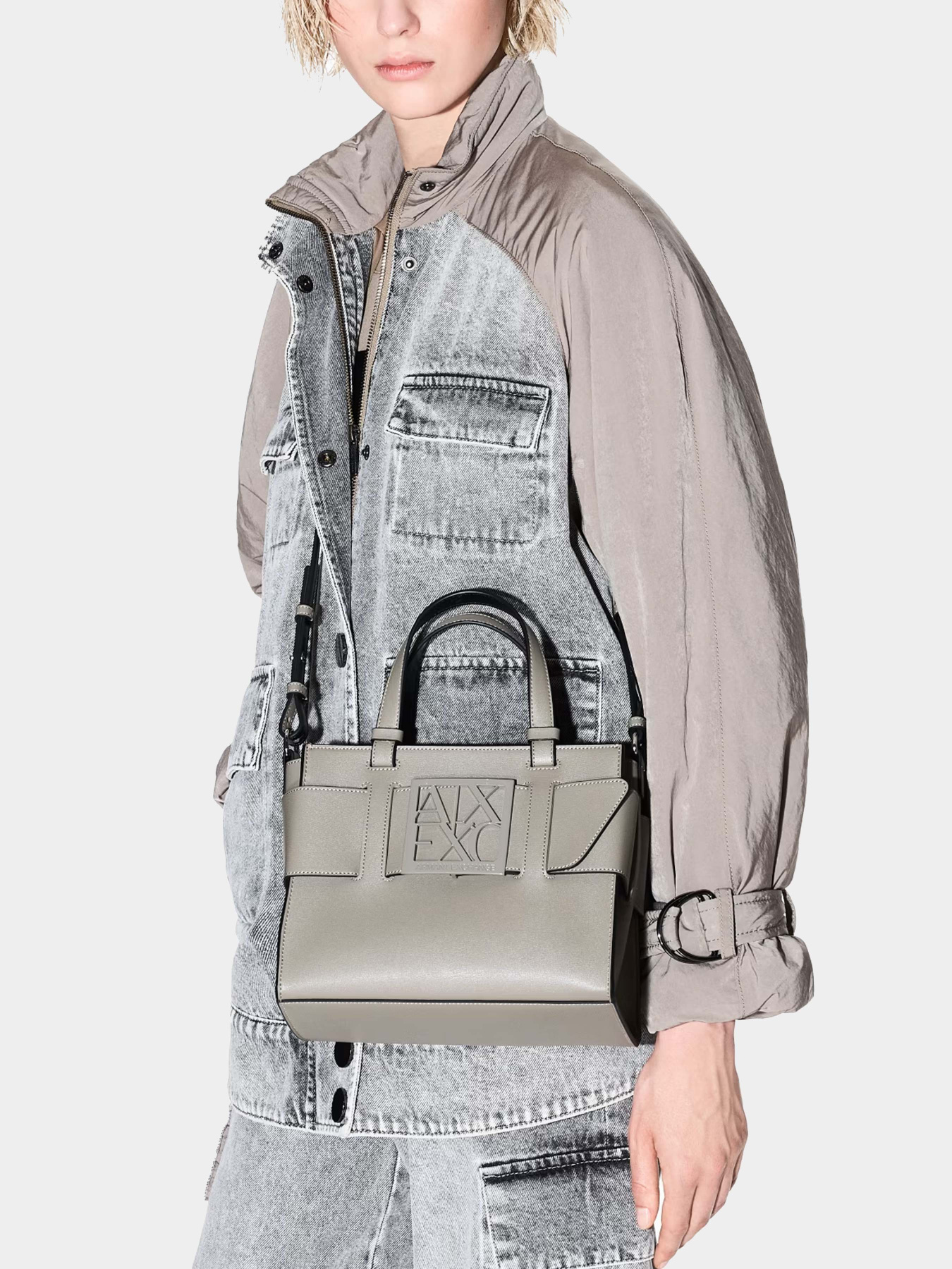 Сумки Armani Exchange модель 942690-0A874-U6242 Фото