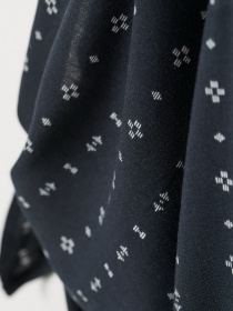 Платье мини H&M модель 7537240sm_темно-синий с узором Фото