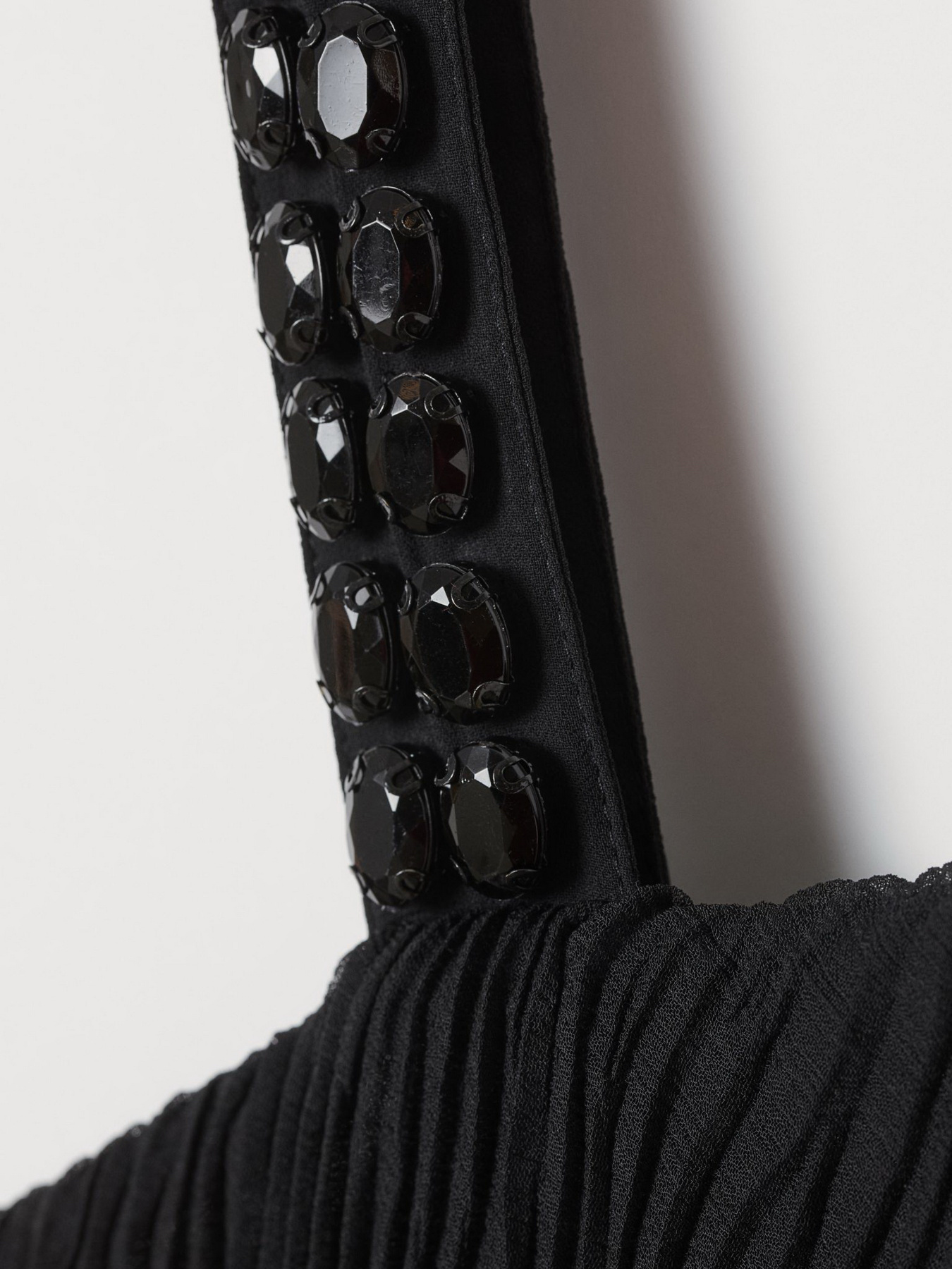 Платье мини H&M модель 8227250bar_Черный Платье мини H&M модель 8227250bar_Черный Фото