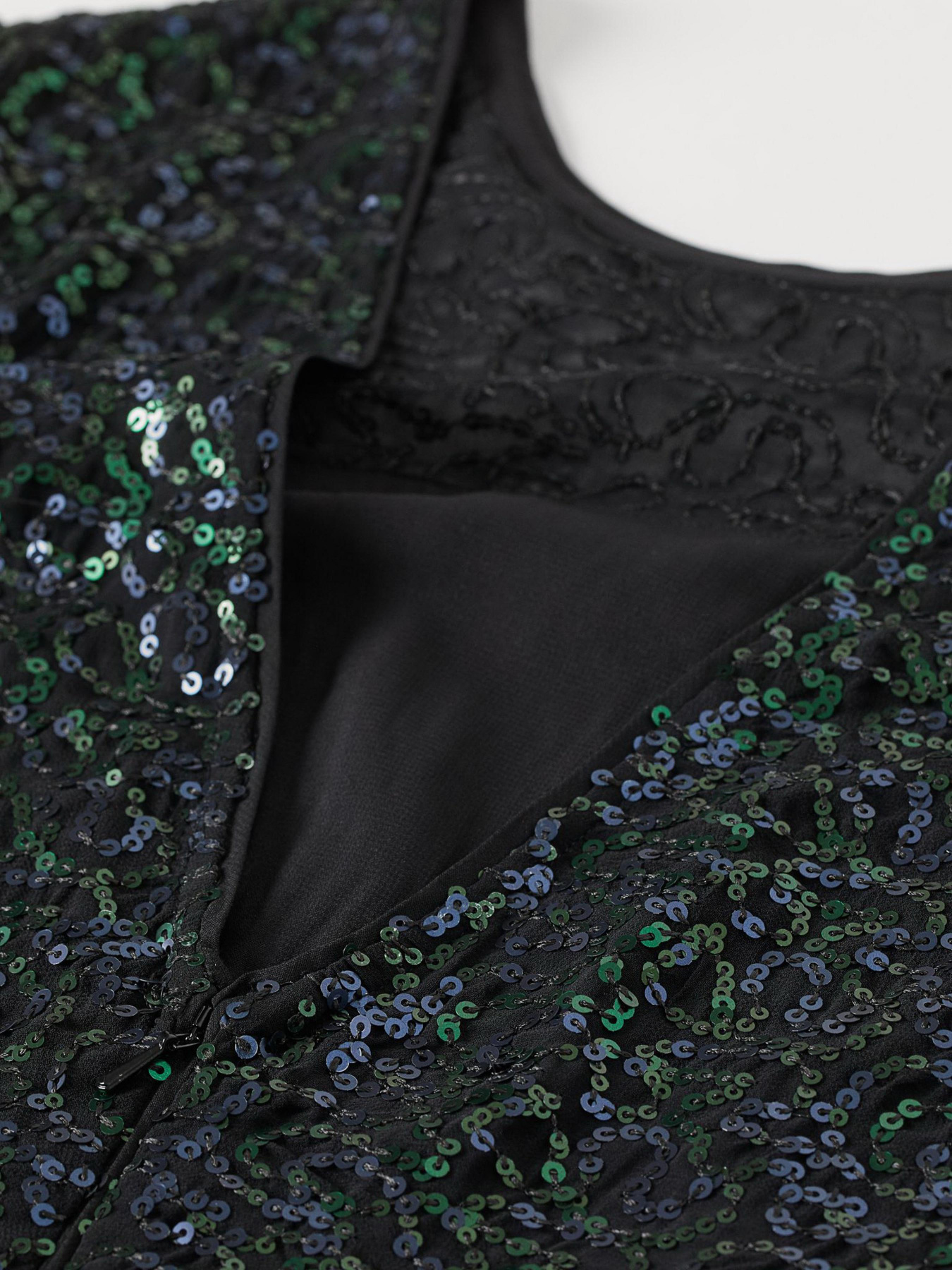 Платье мини H&M модель 8273490sm_черный зеленый рисунок Фото