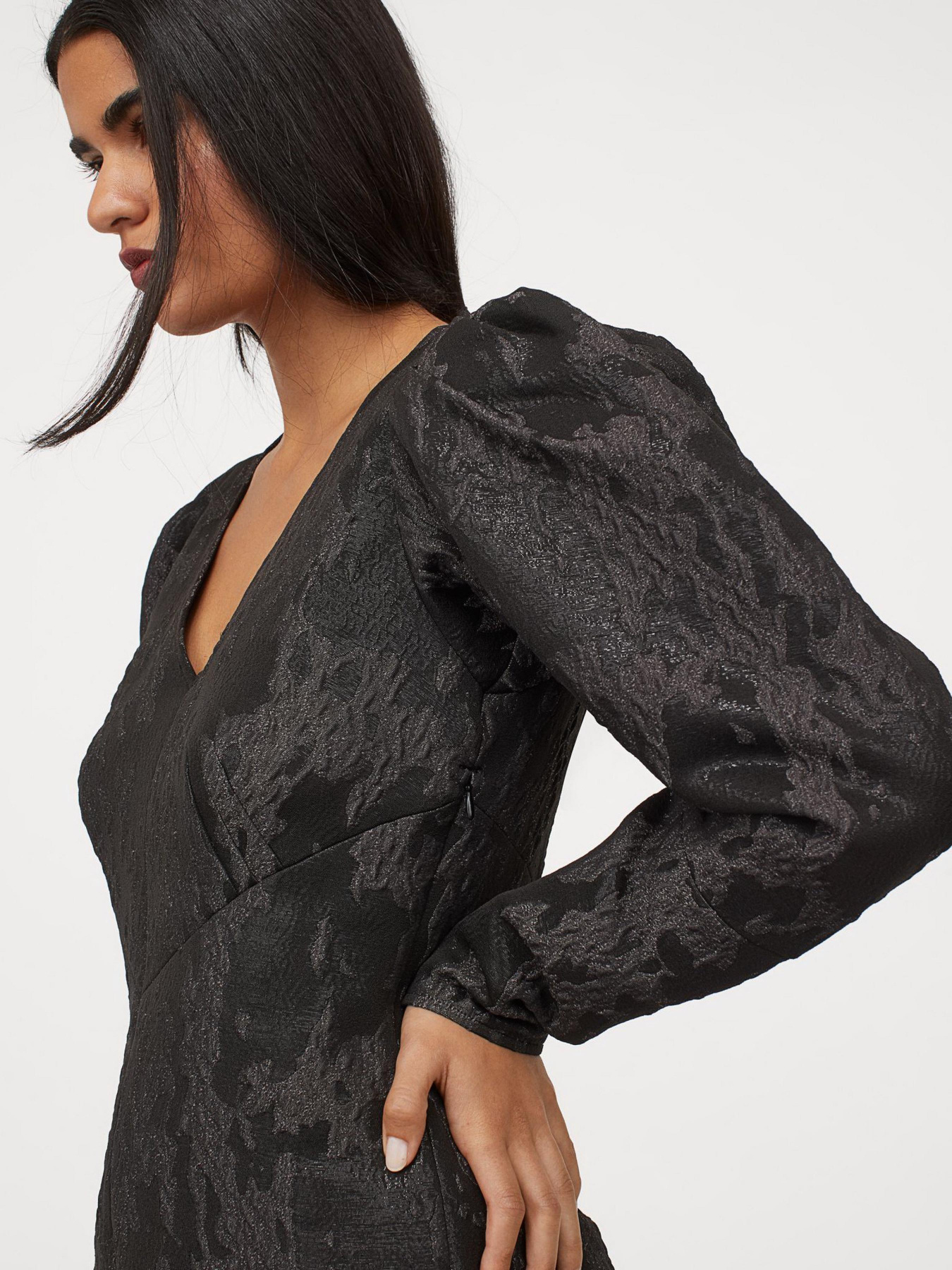 Платье мини H&M модель 9285162bar_Черный Платье мини H&M модель 9285162bar_Черный Фото