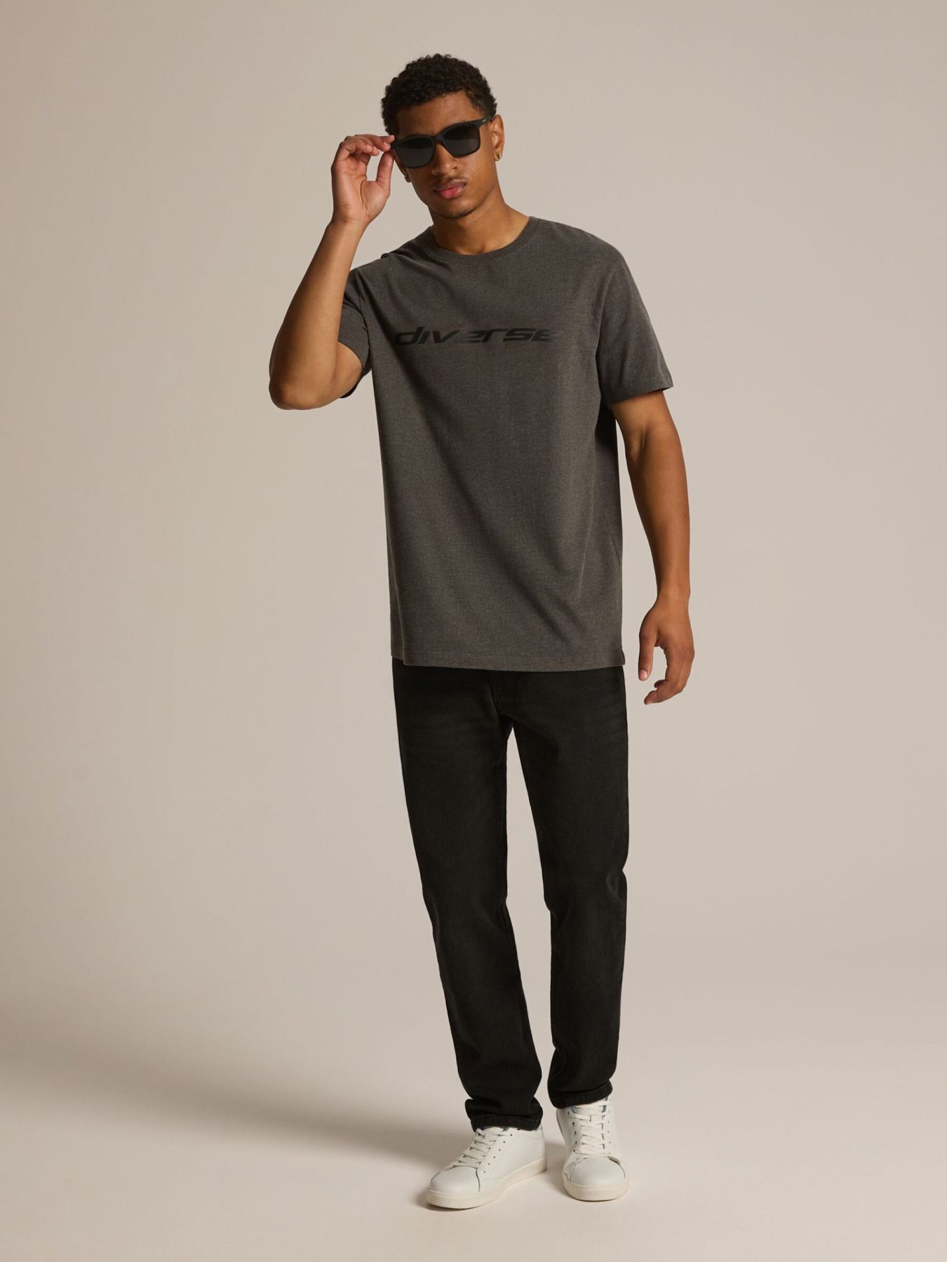 Завужені джинси DIVERSE Bennet 254 модель 10047572 Фото