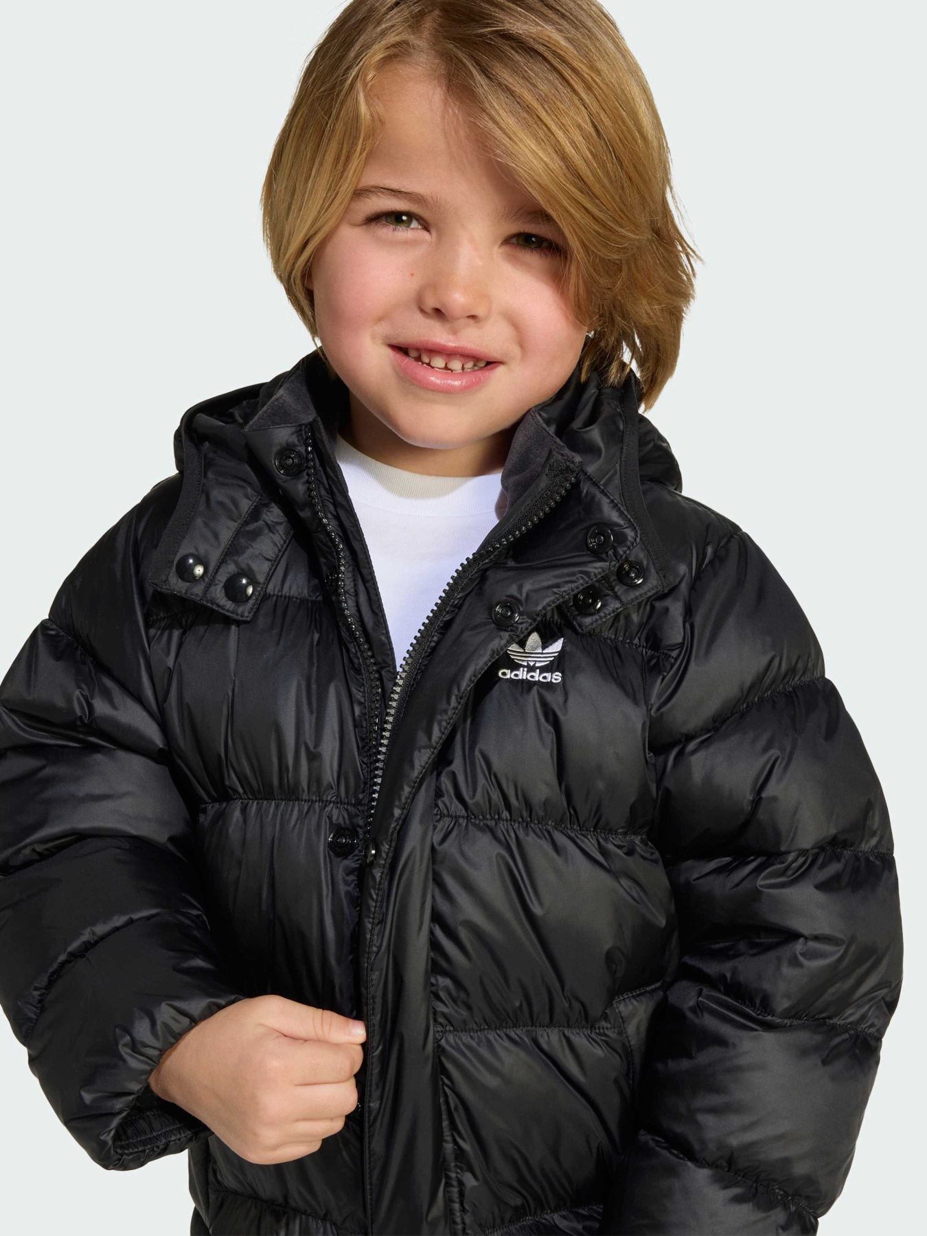 Пуховик Adidas Adicolor модель JX0550 Пуховик Adidas Adicolor модель JX0550 Фото