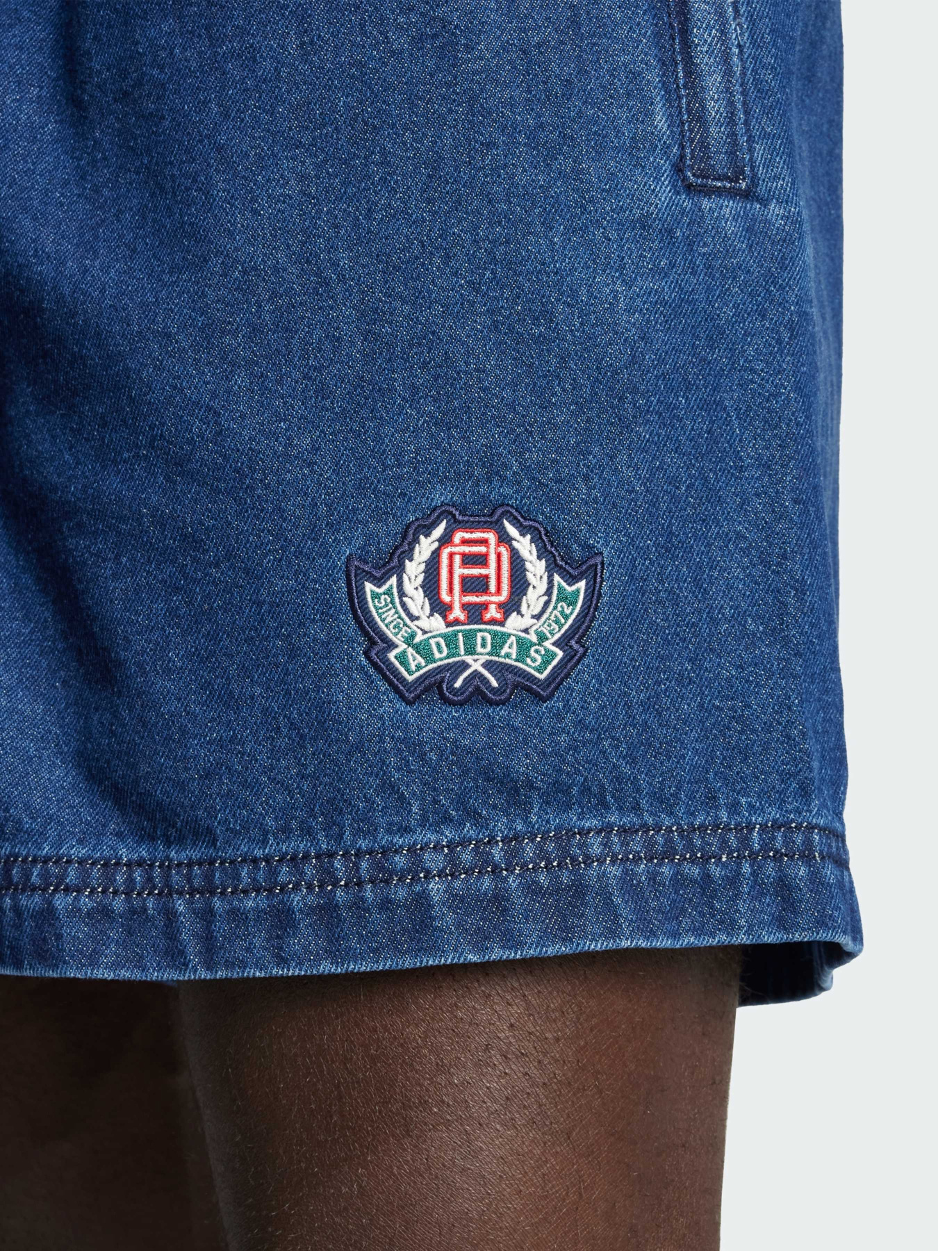 Повсякденні шорти Adidas Graphics модель JX8169 Повсякденні шорти Adidas Graphics модель JX8169 Фото