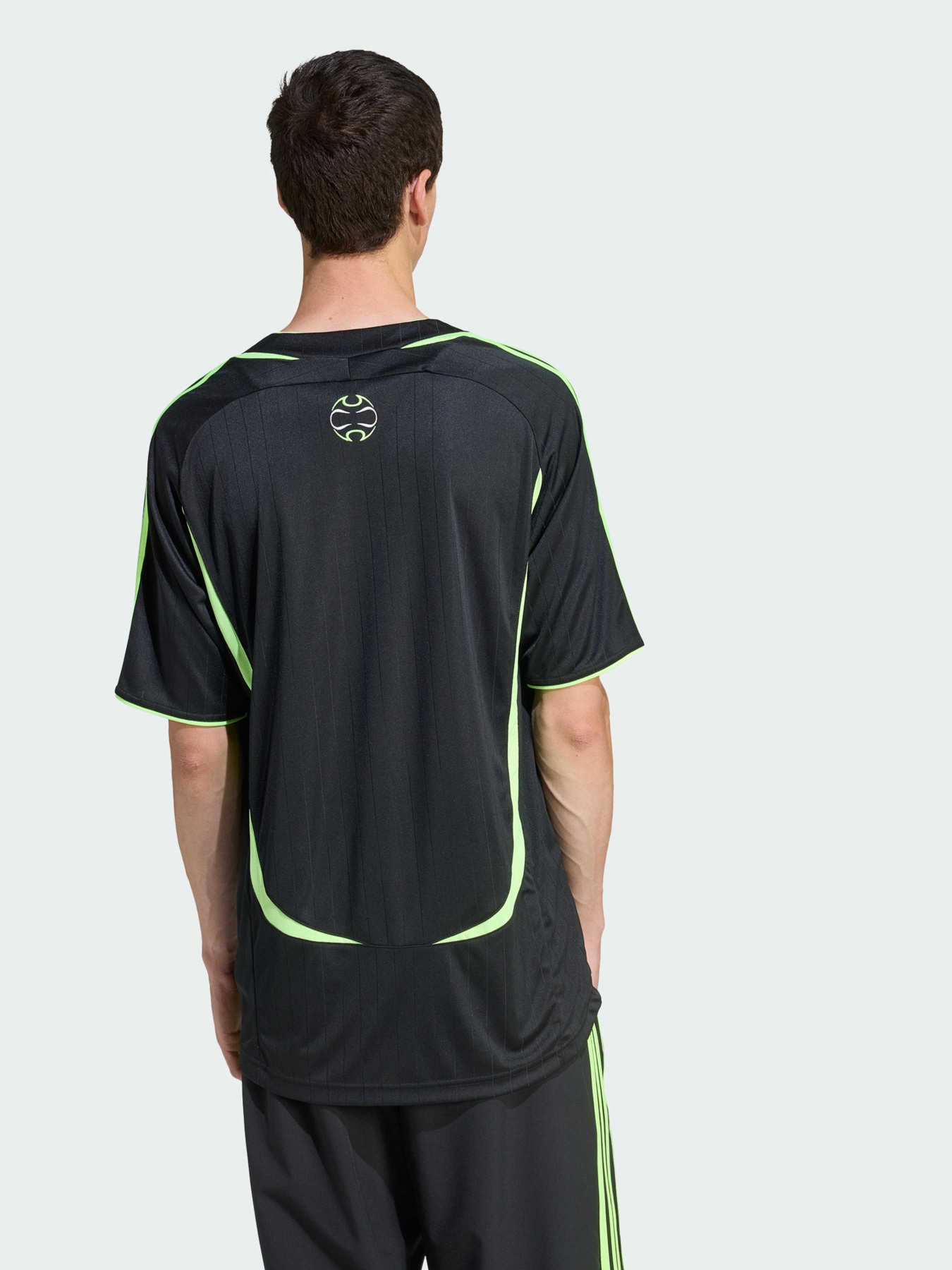 Футболка Adidas Adicolor модель JW5872 Фото