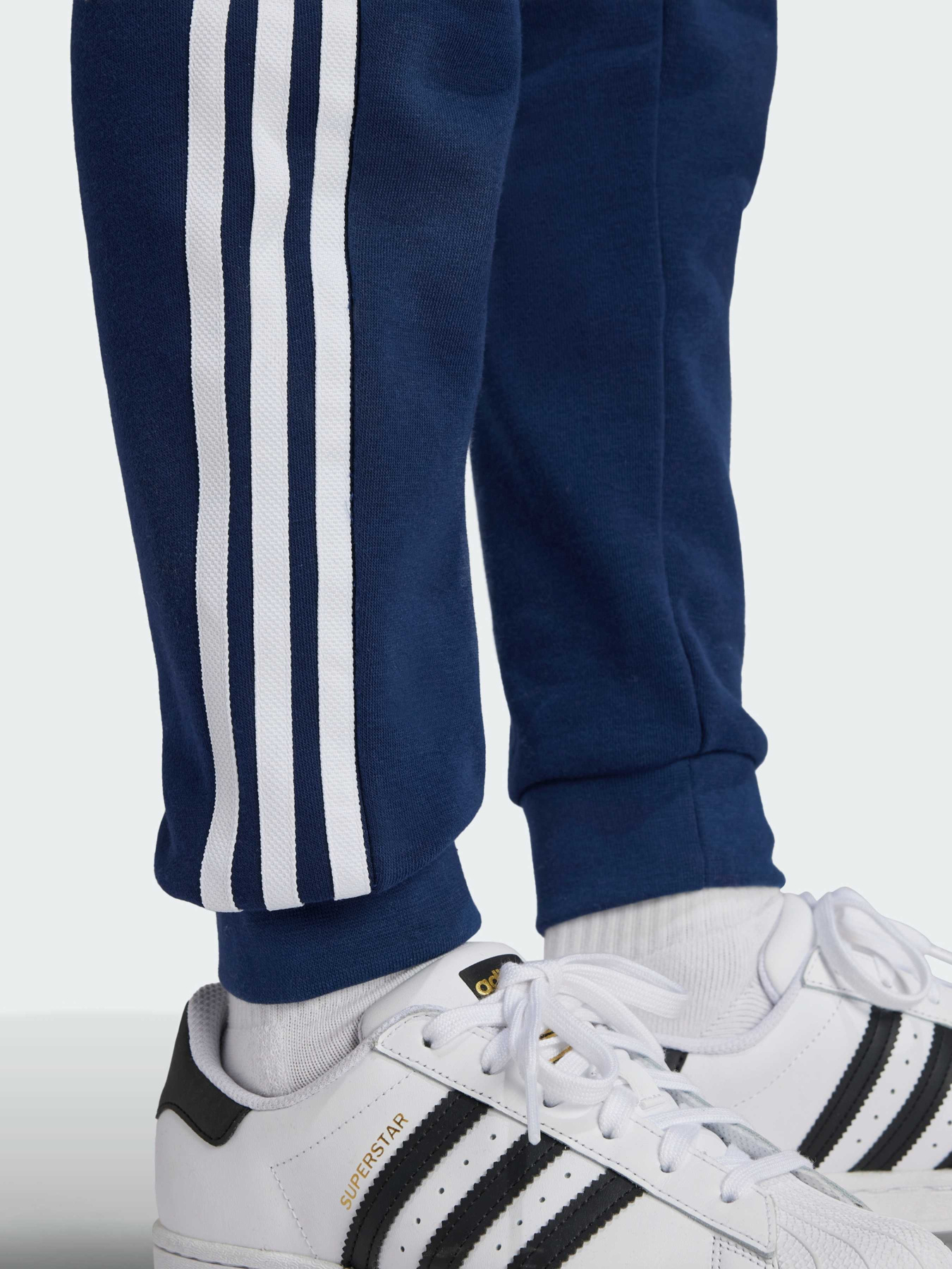 Джогери Adidas Adicolor модель IY7486 Джогери Adidas Adicolor модель IY7486 Фото